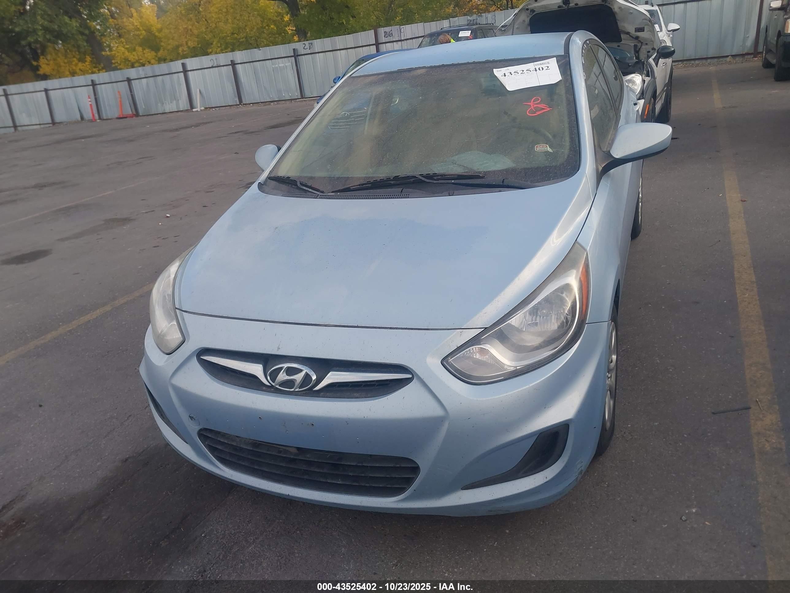 HYUNDAI ACCENT image 6