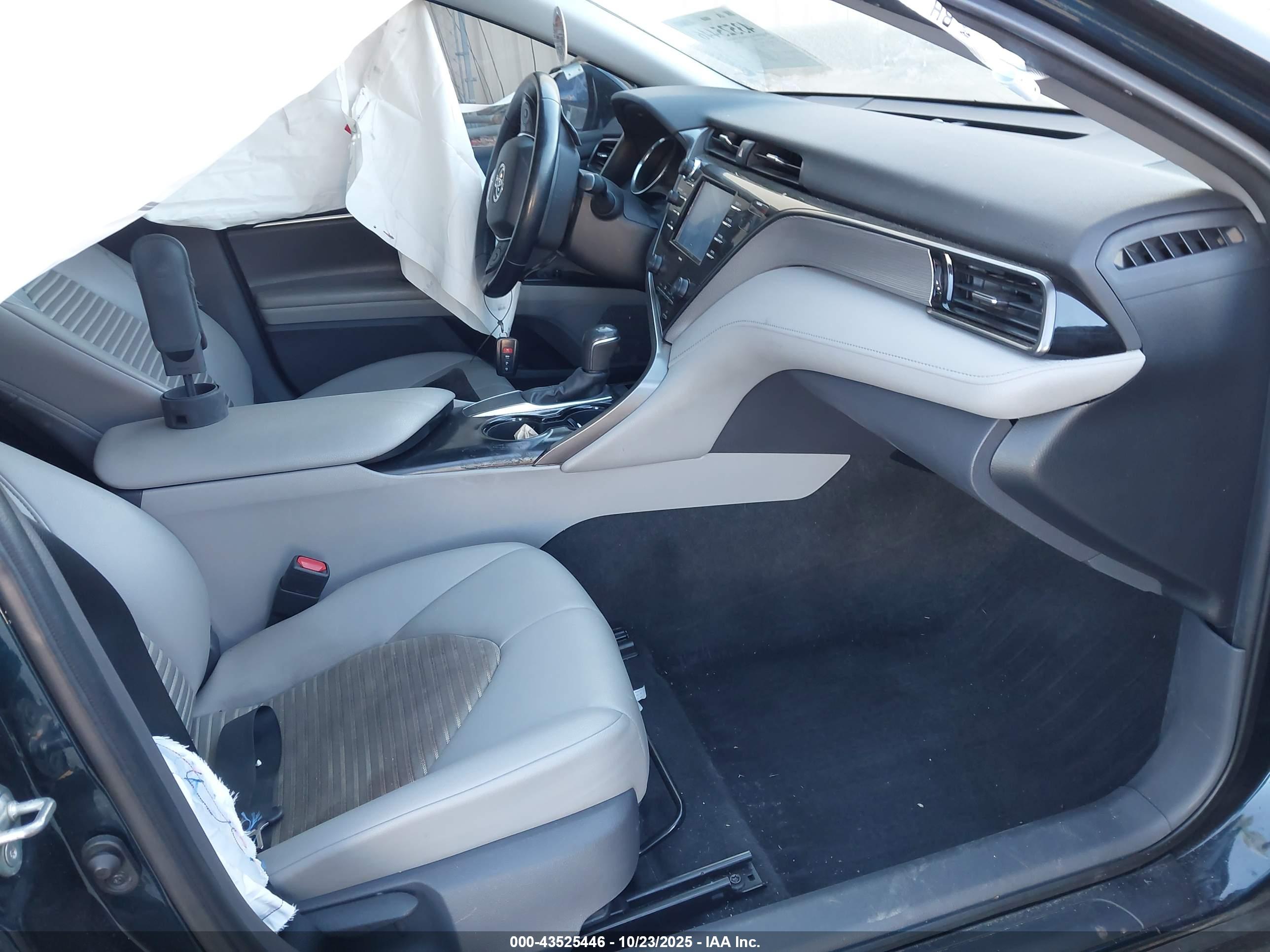 TOYOTA CAMRY image 5