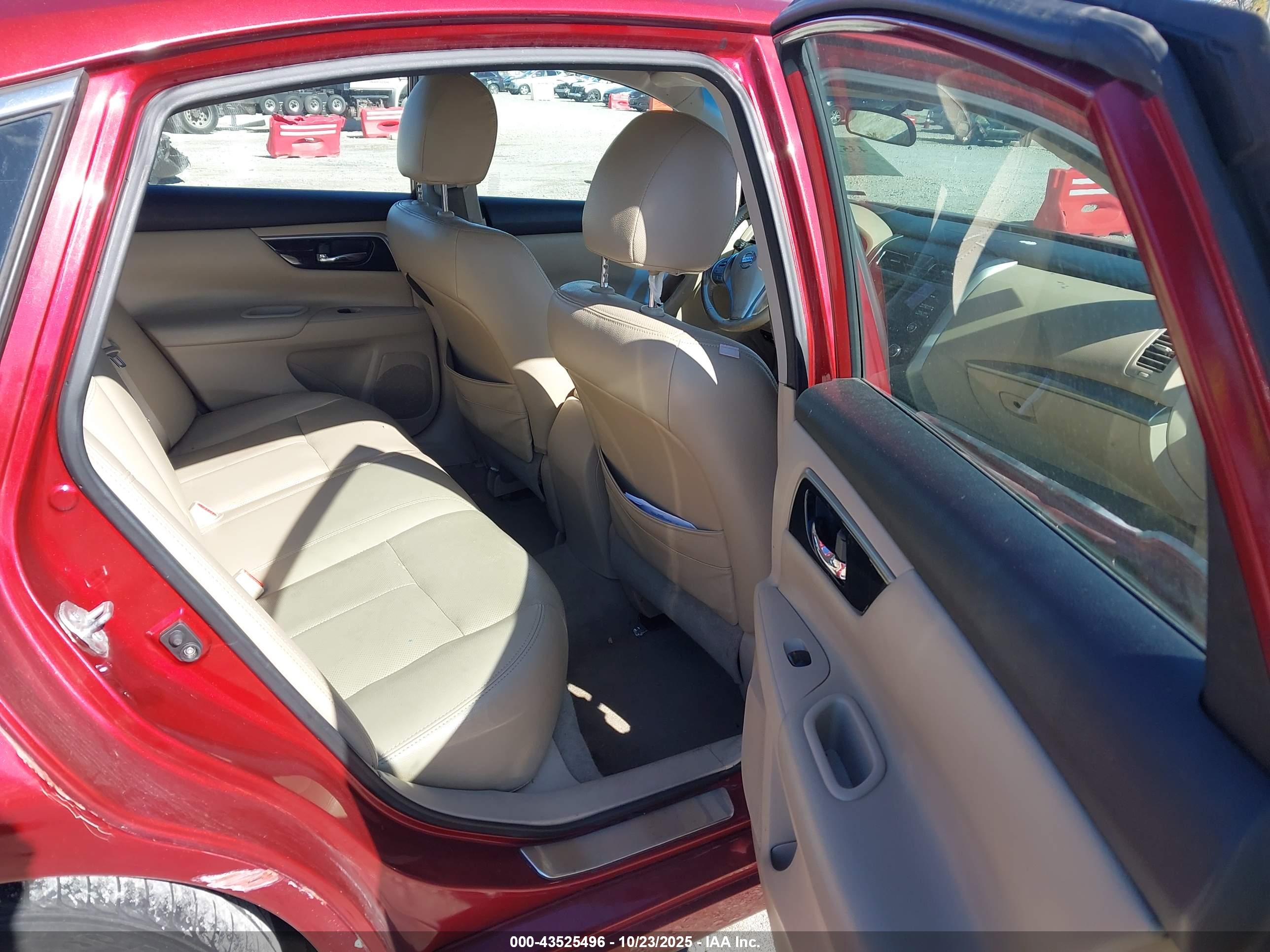NISSAN ALTIMA image 8