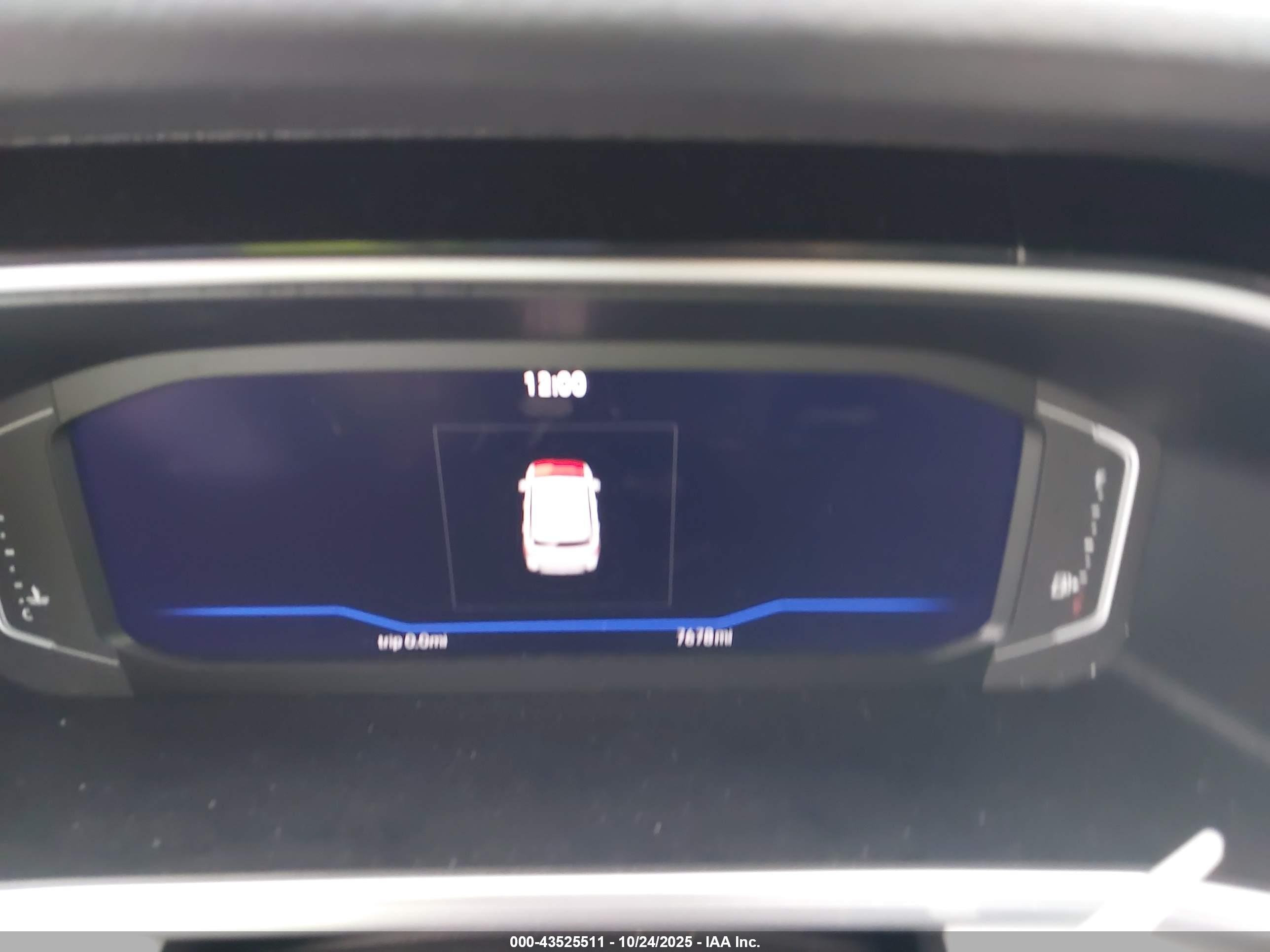 VOLKSWAGEN TAOS image 7