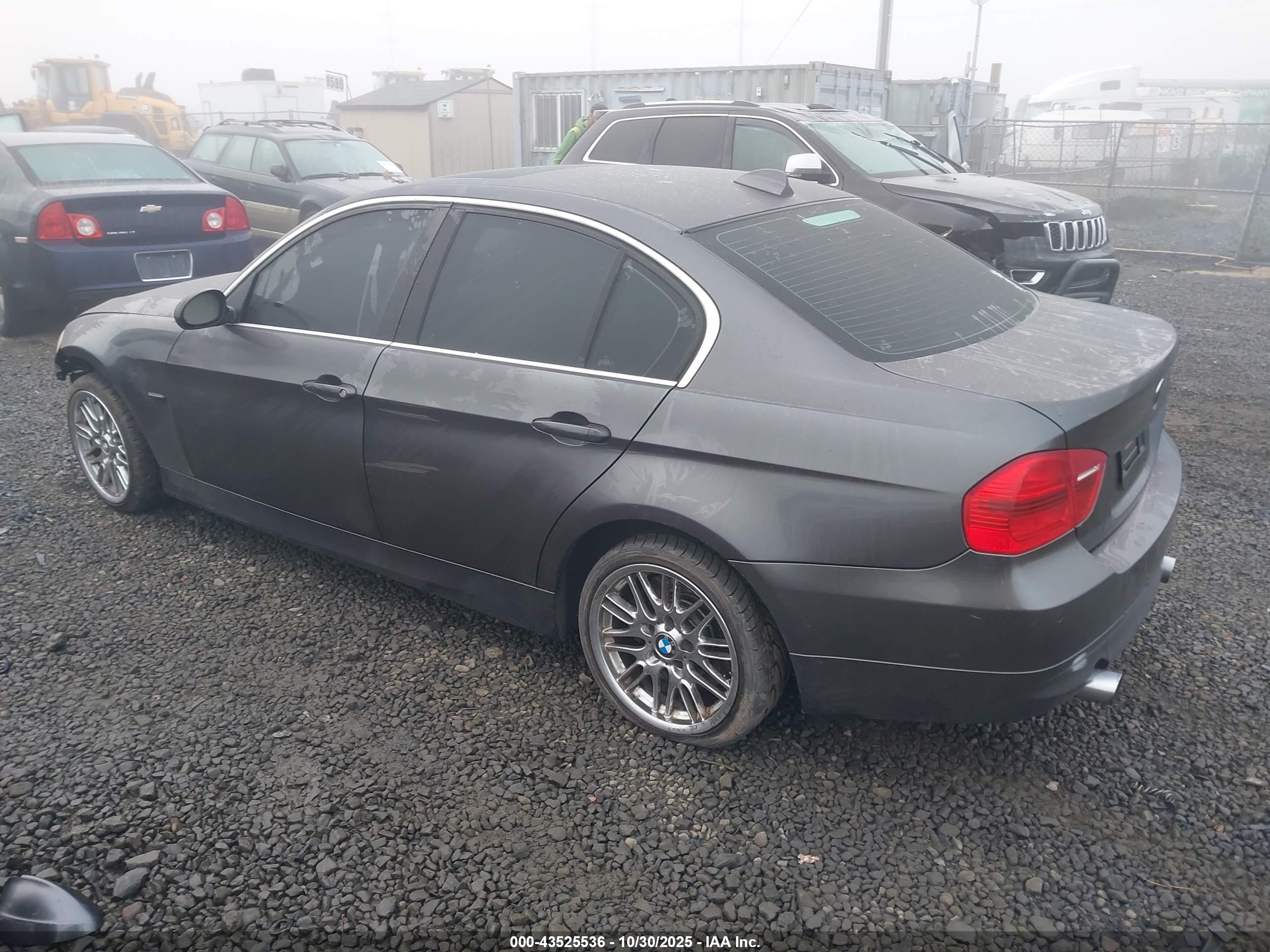 BMW 335I image 3