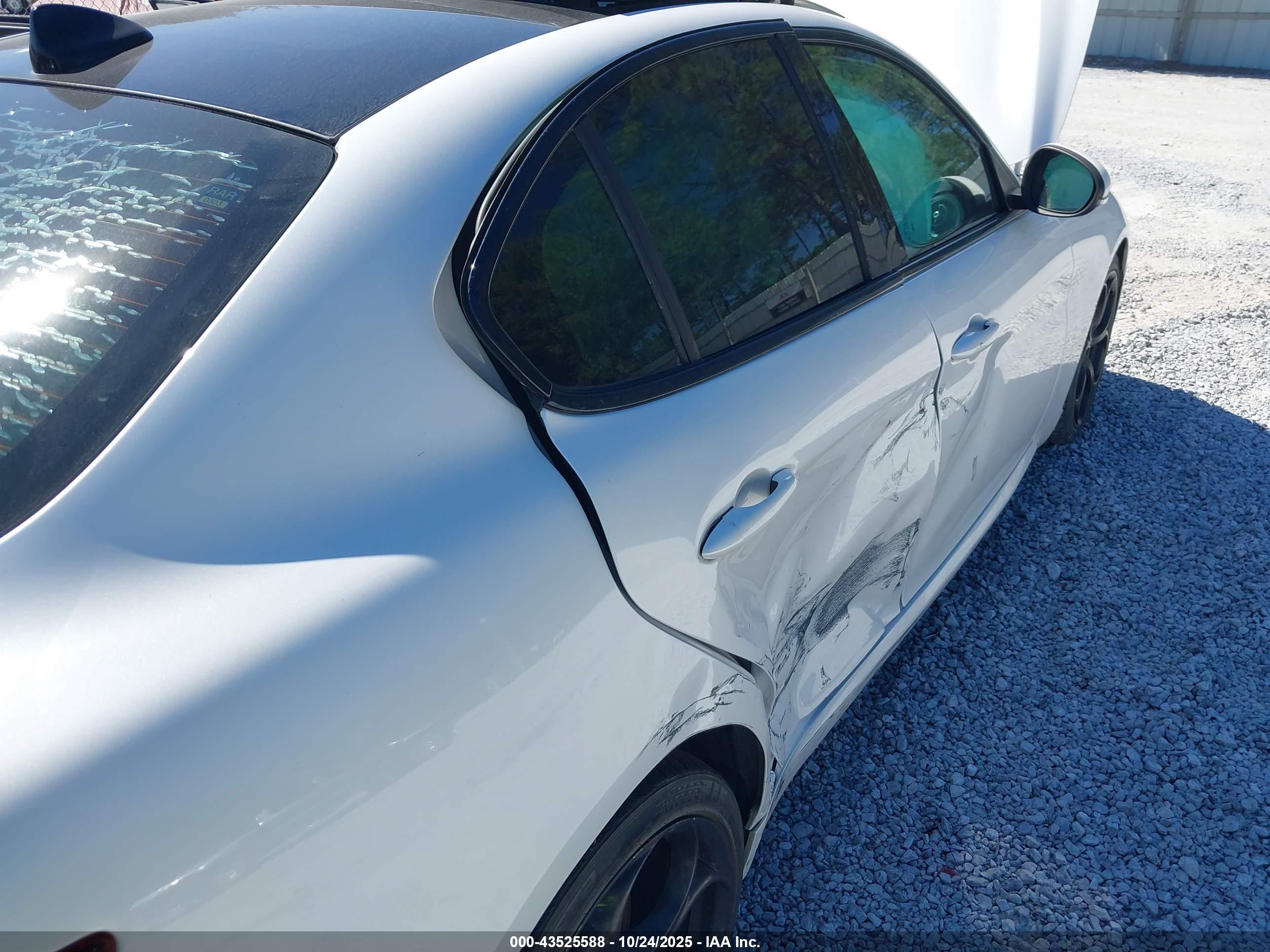 ALFA ROMEO image 6