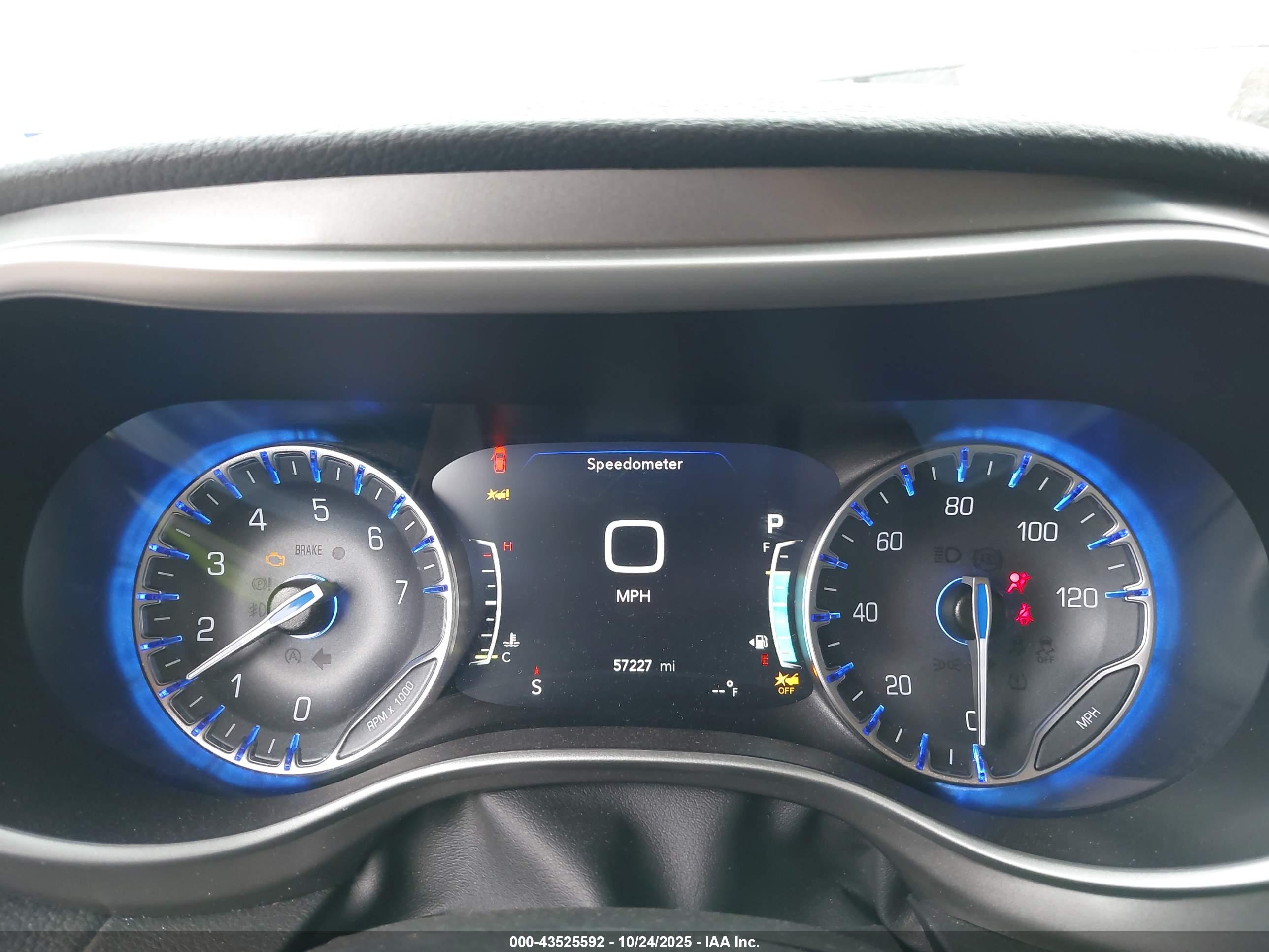 CHRYSLER PACIFICA image 7