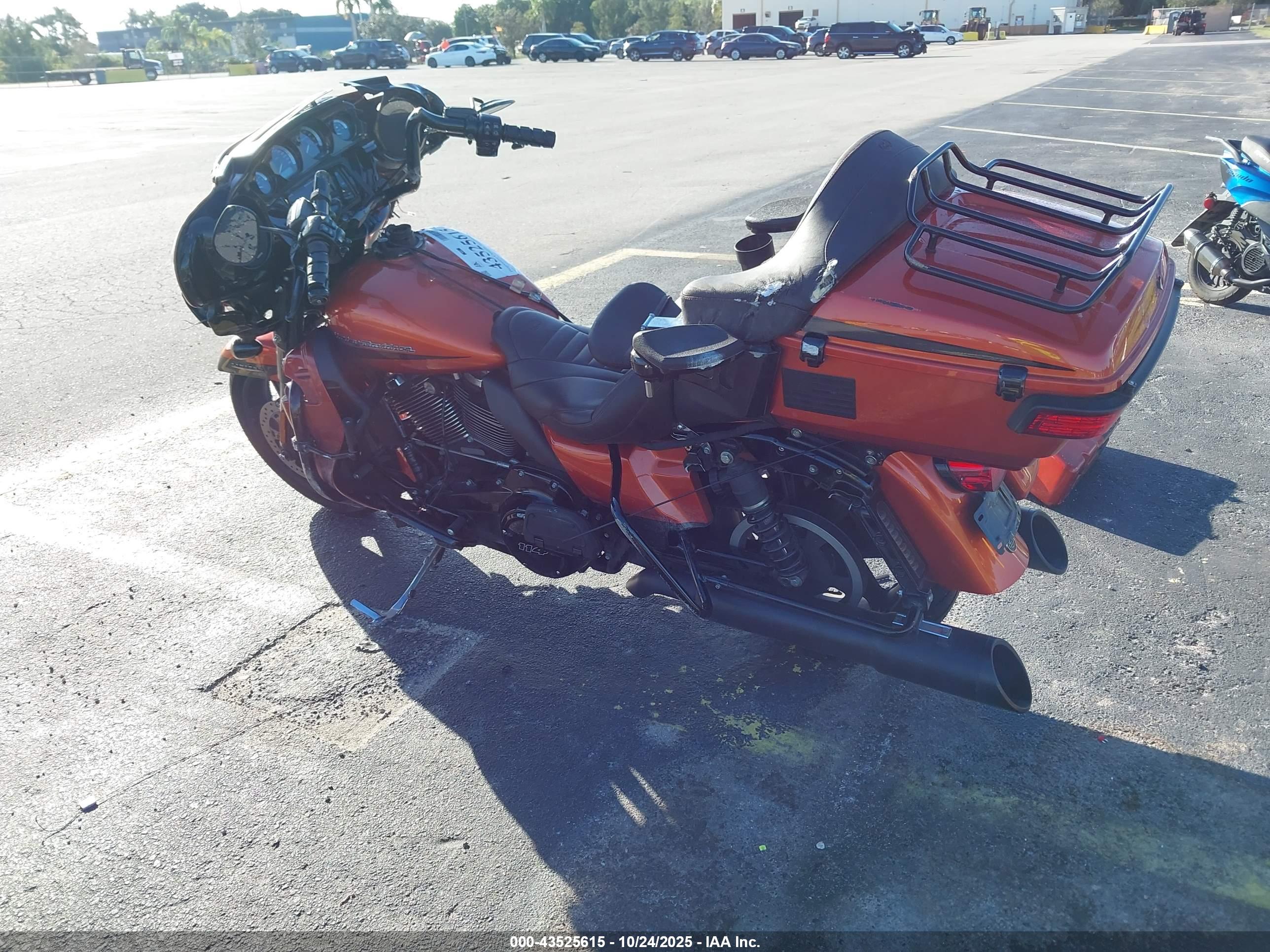 HARLEY-DAVIDSON FLHTK image 3