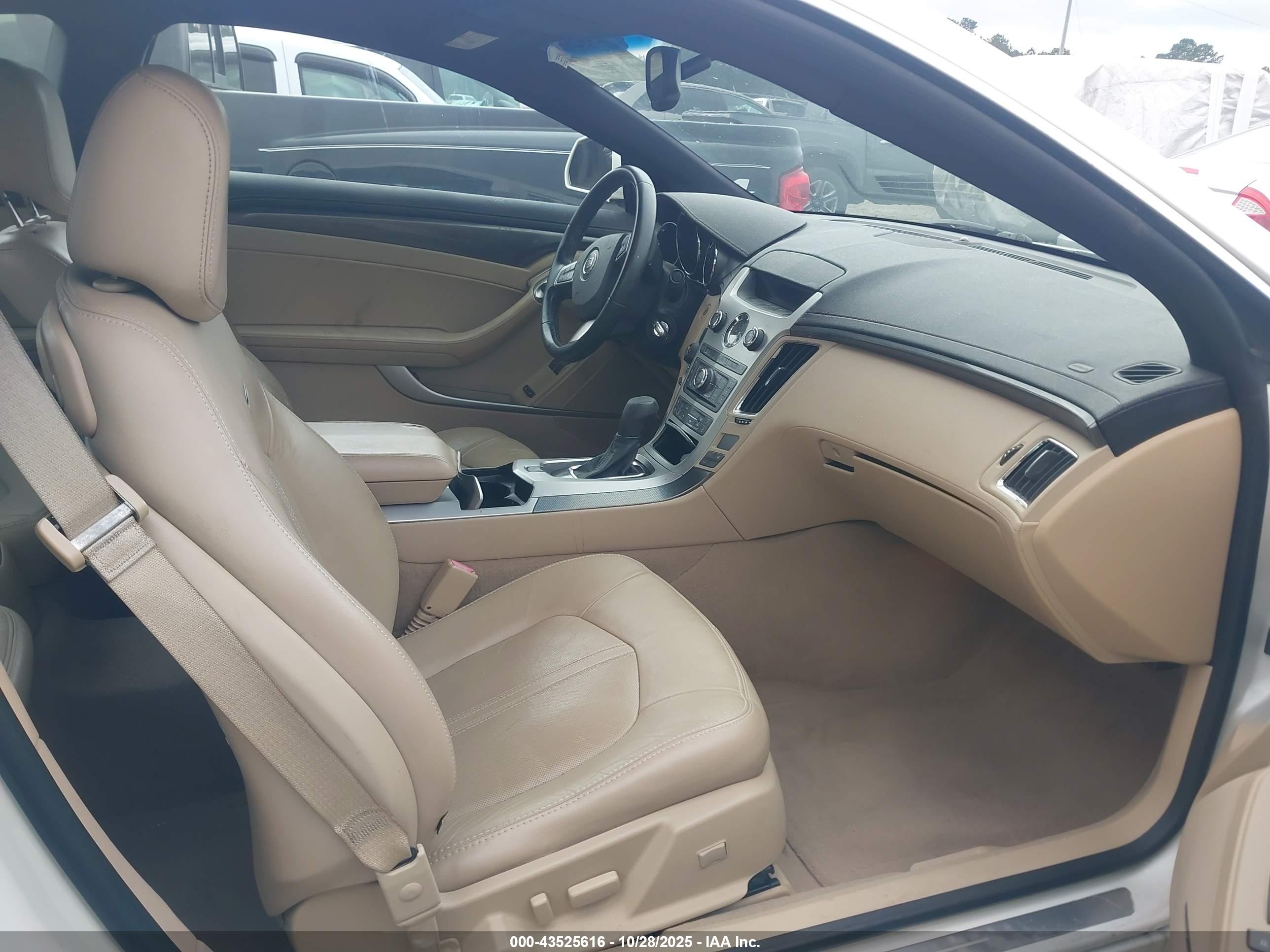 CADILLAC CTS image 5
