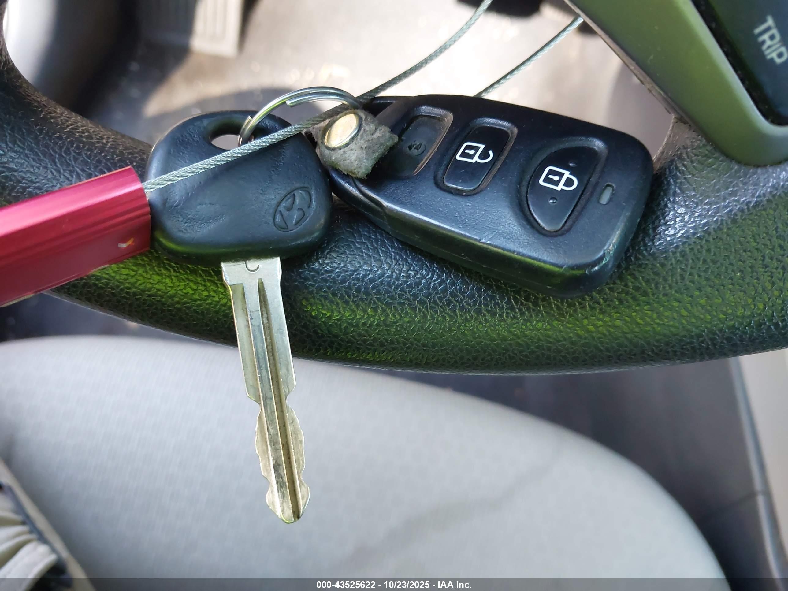 HYUNDAI ELANTRA image 11