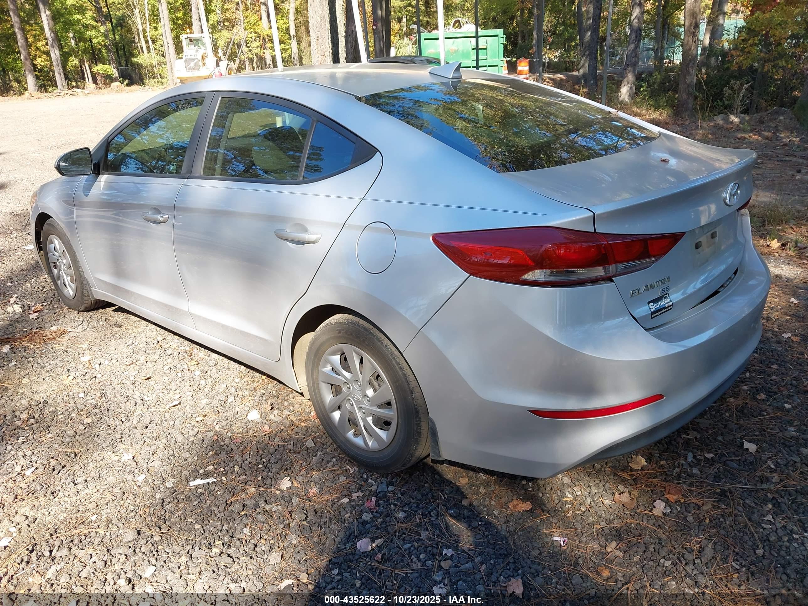HYUNDAI ELANTRA image 3