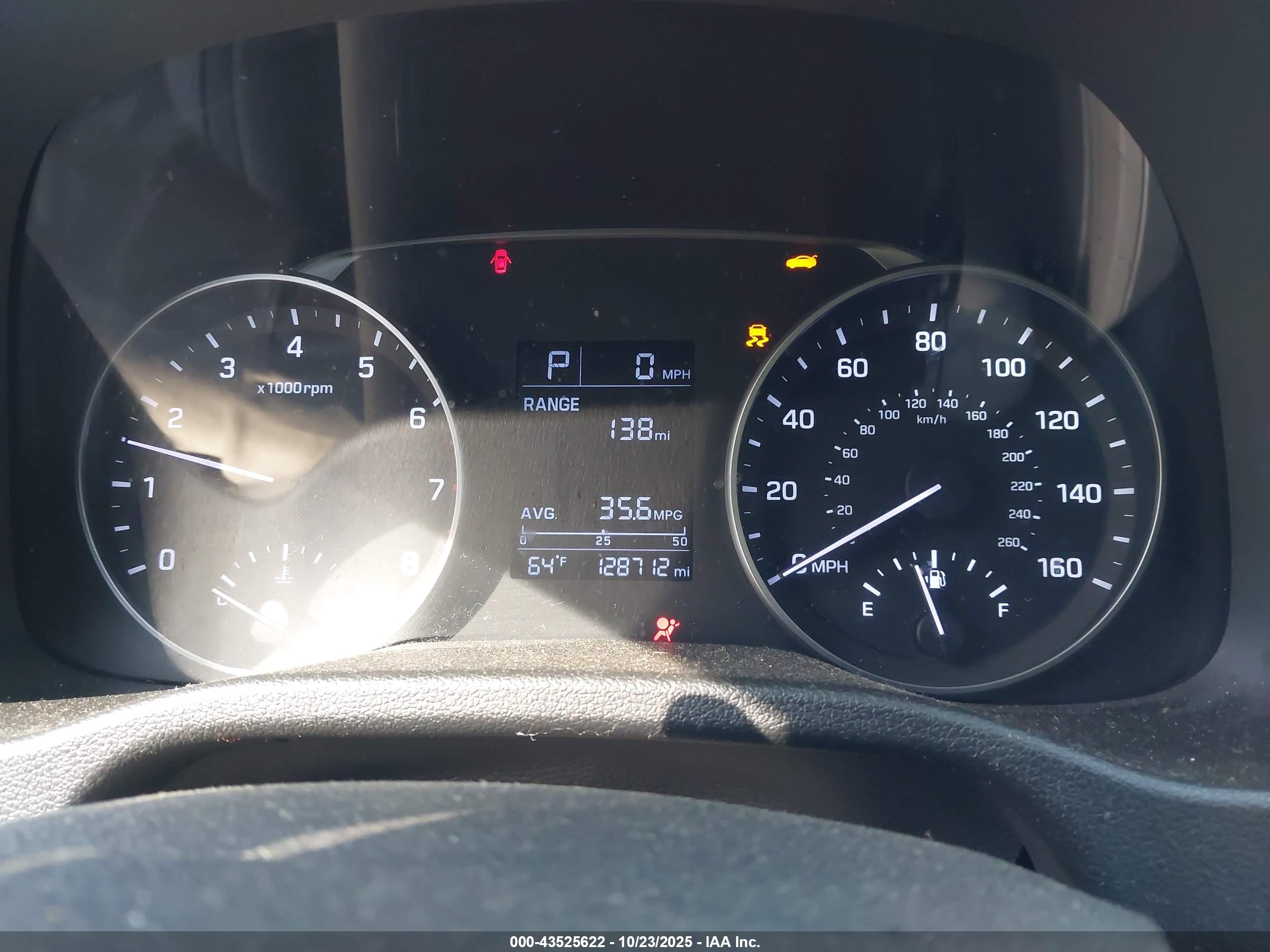 HYUNDAI ELANTRA image 7
