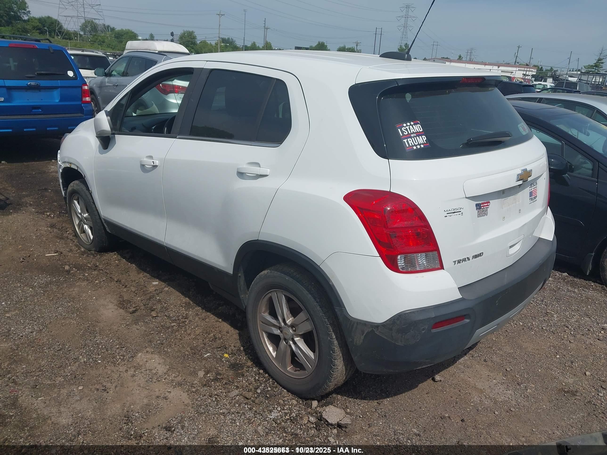 CHEVROLET TRAX image 3
