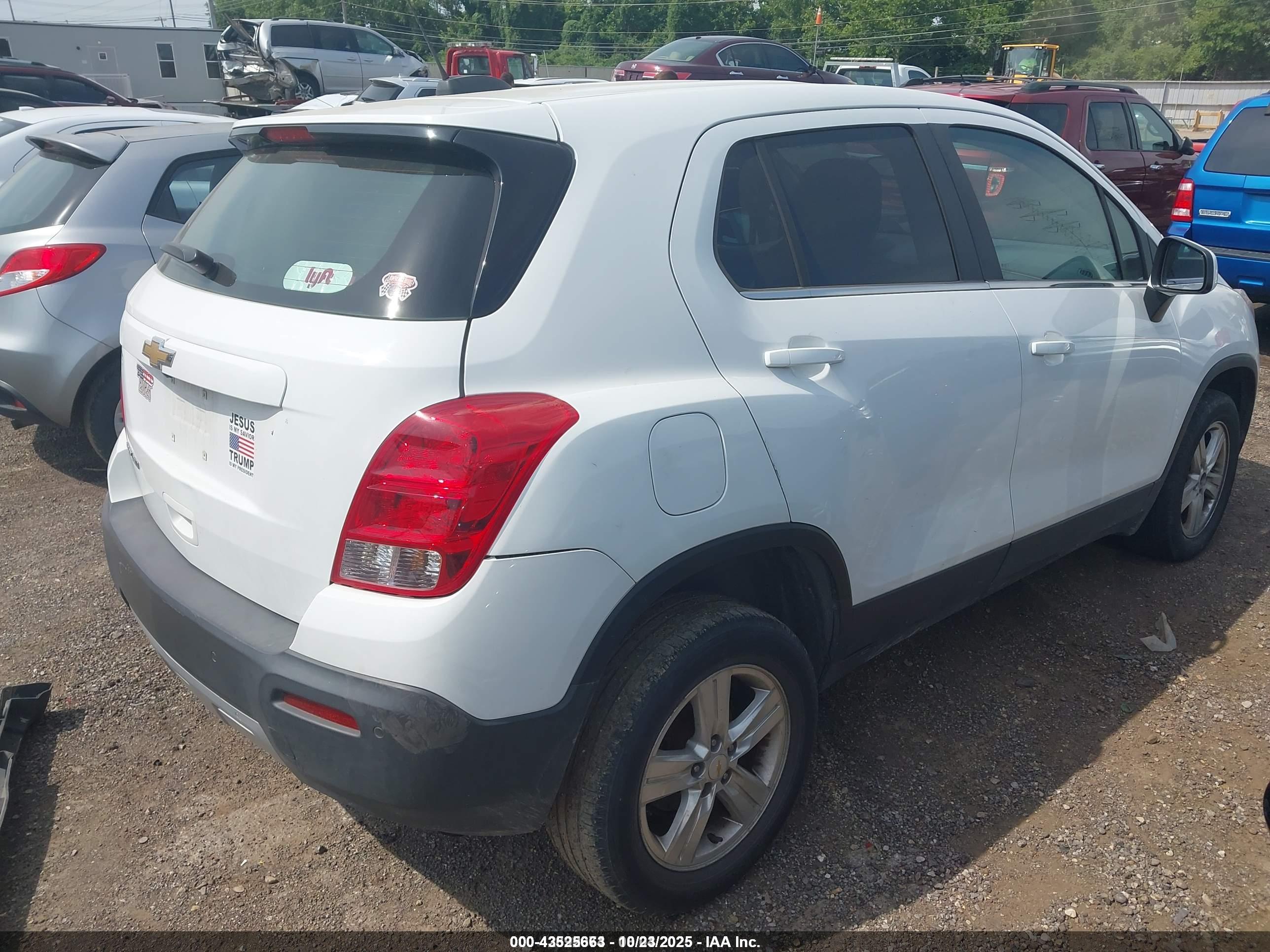 CHEVROLET TRAX image 4