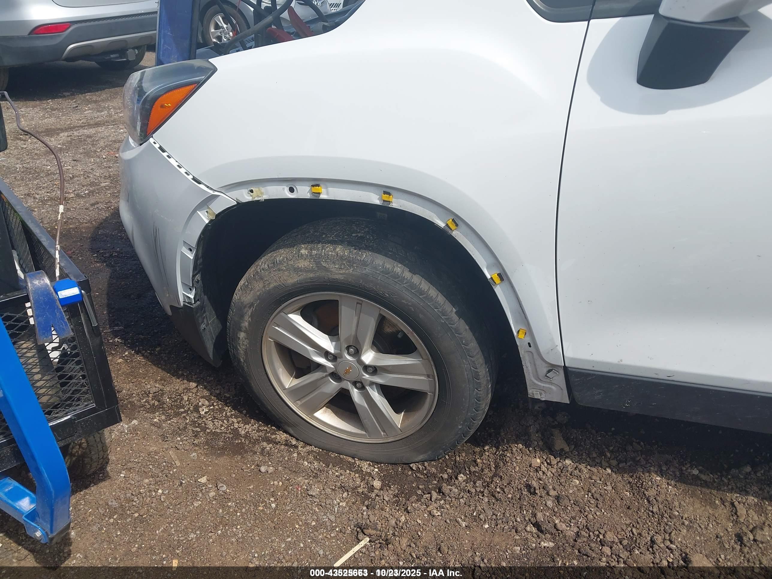 CHEVROLET TRAX image 6