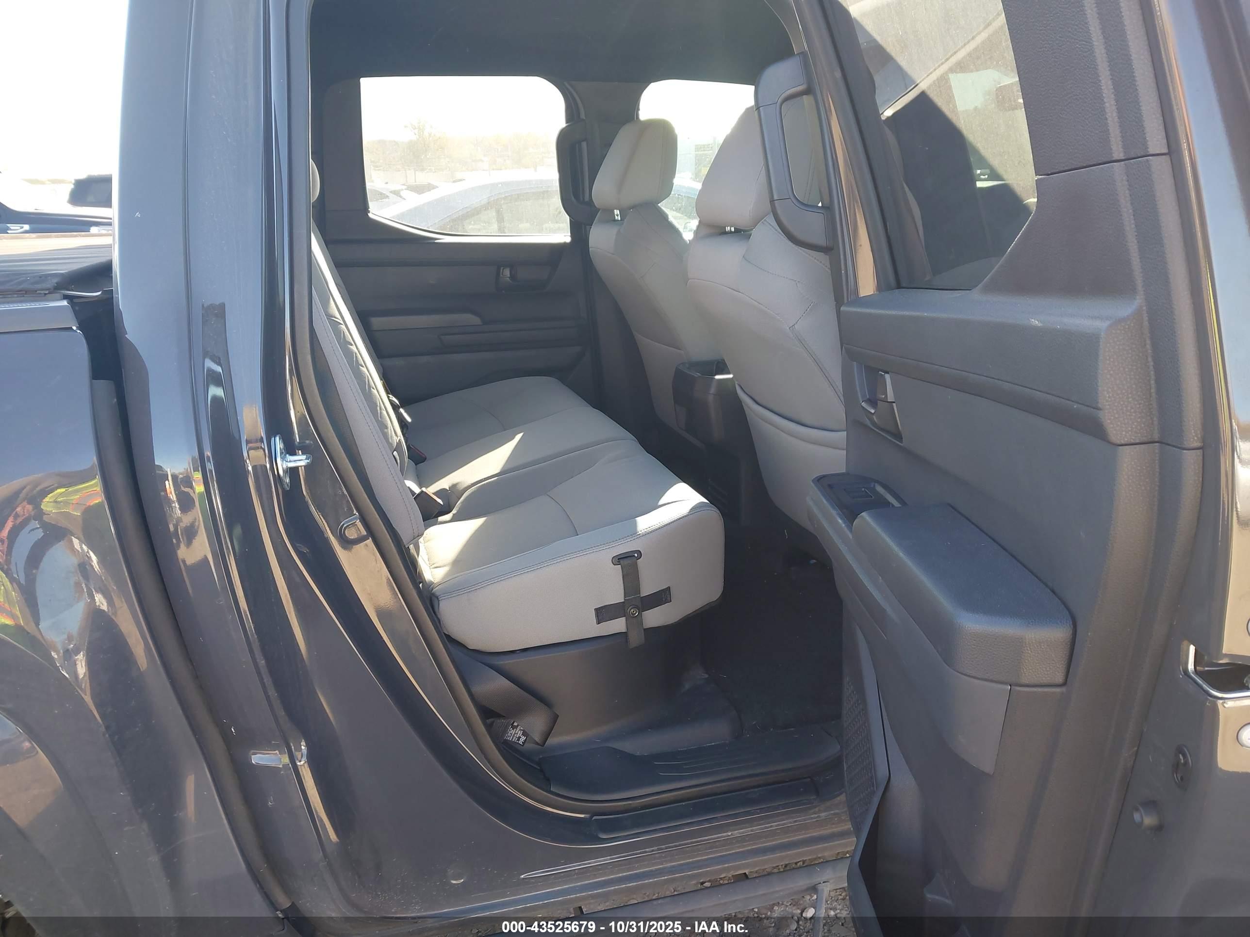 TOYOTA TACOMA image 8
