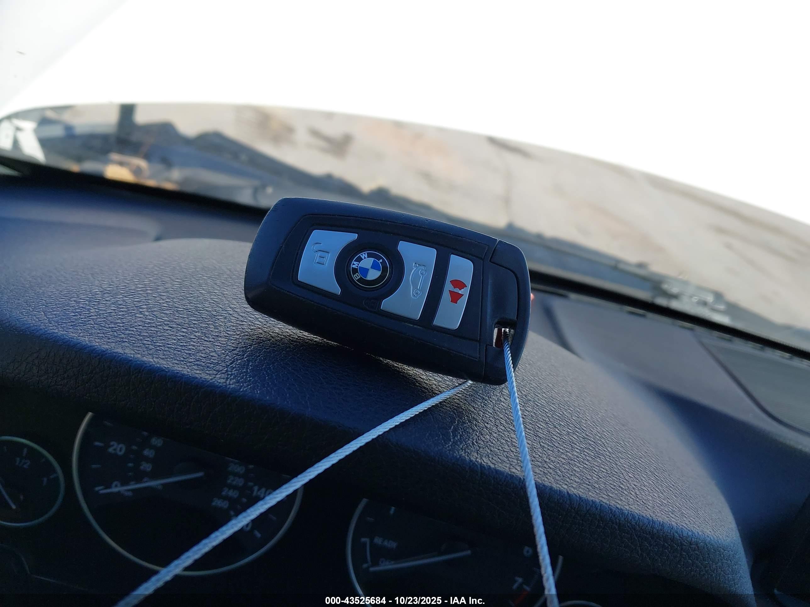 BMW 320I image 11
