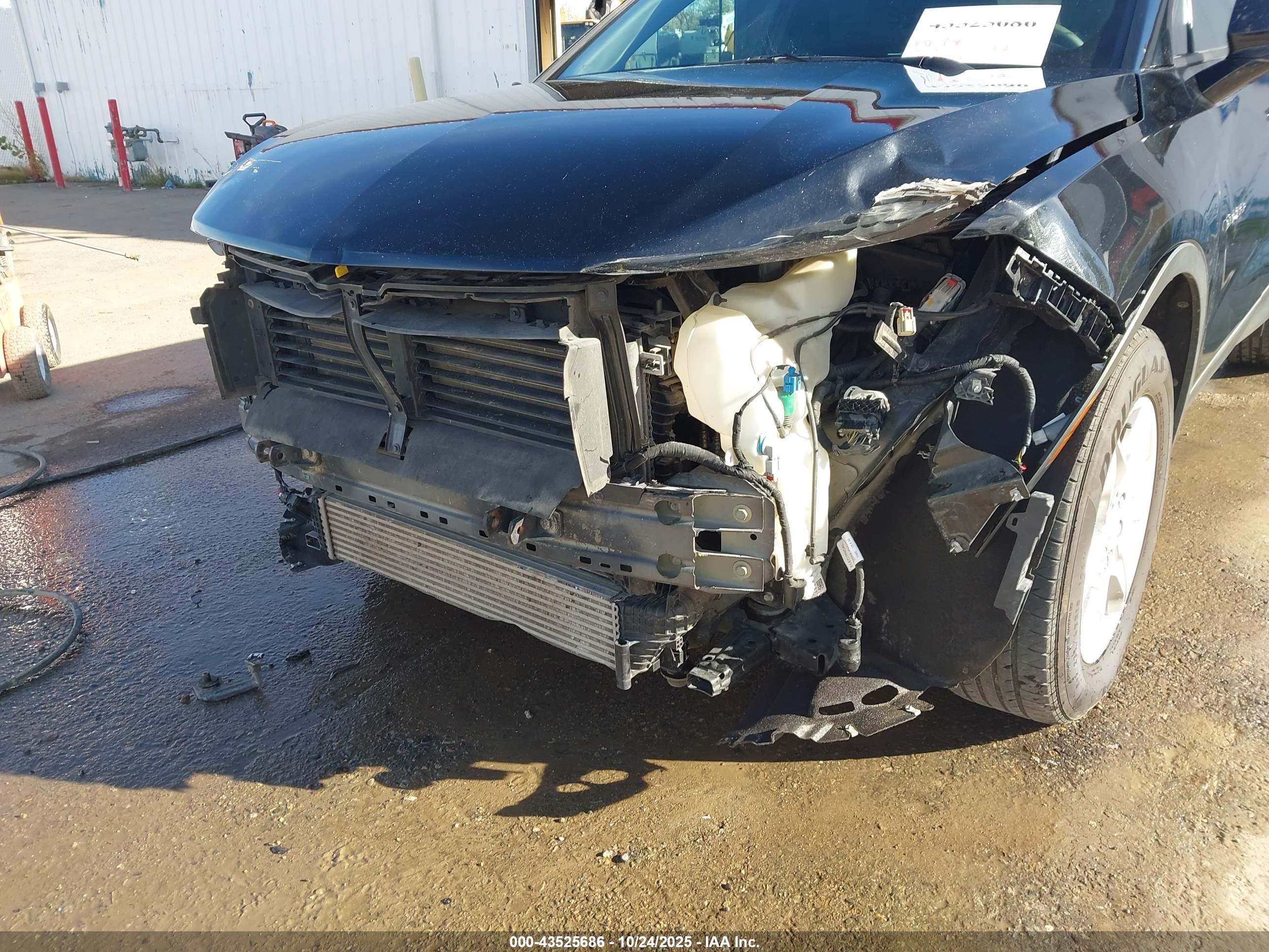 CHEVROLET BLAZER image 6