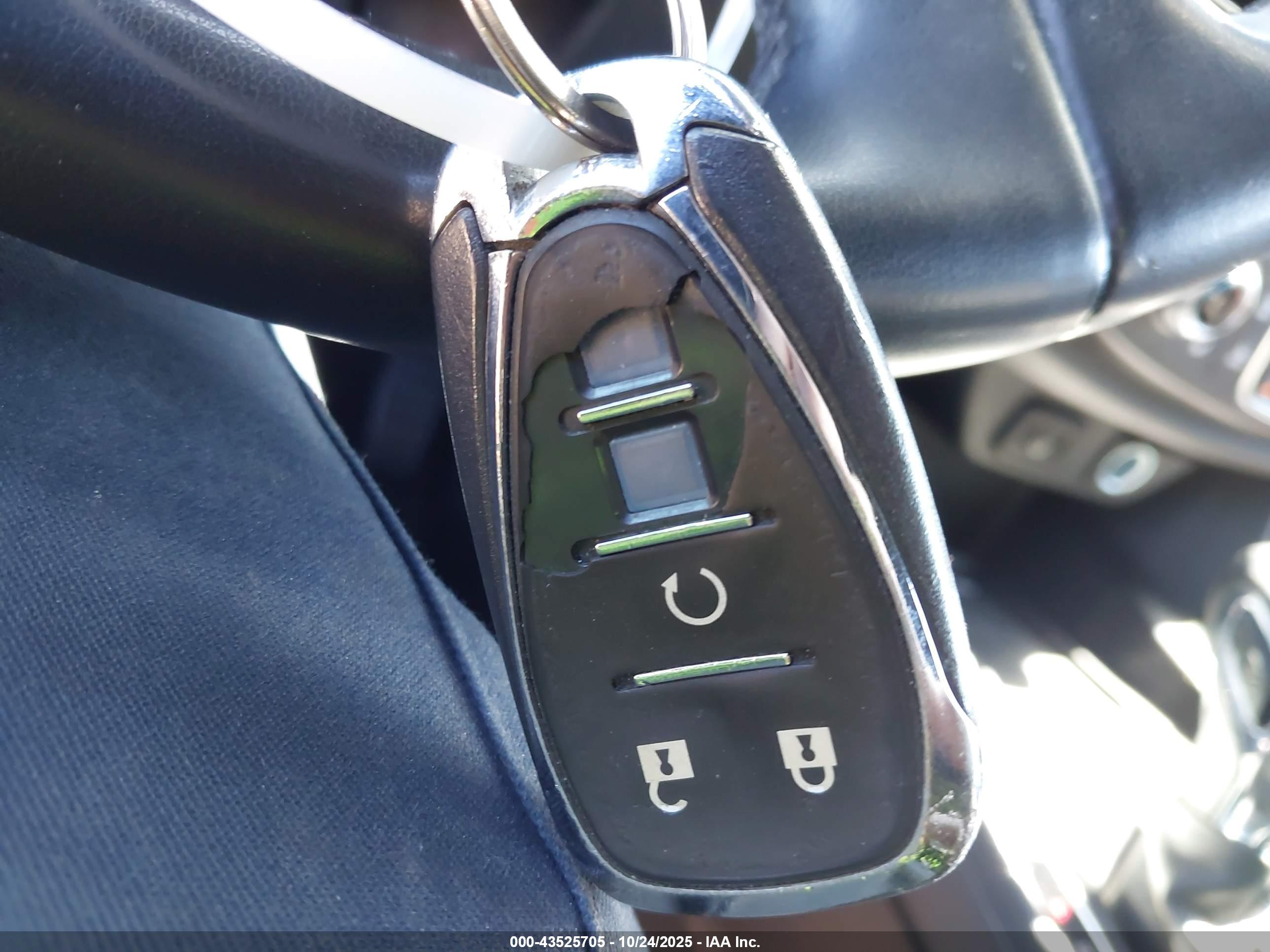CHEVROLET TRAVERSE image 11