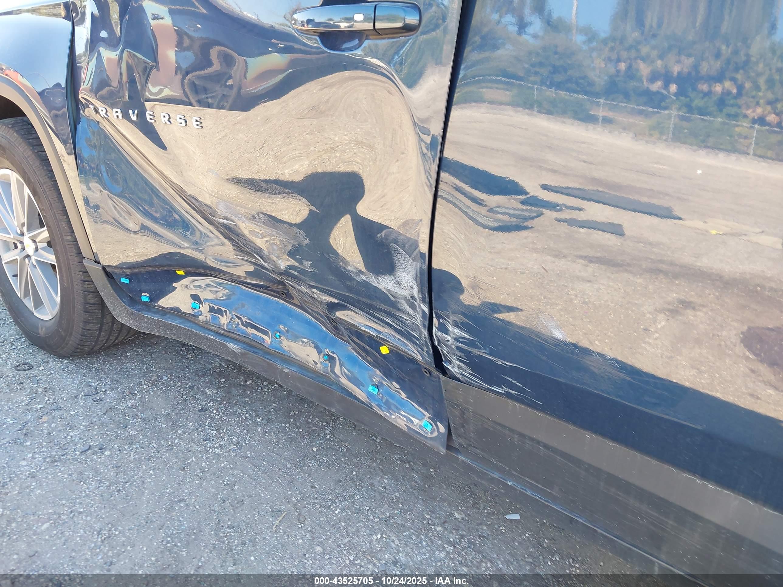 CHEVROLET TRAVERSE image 6