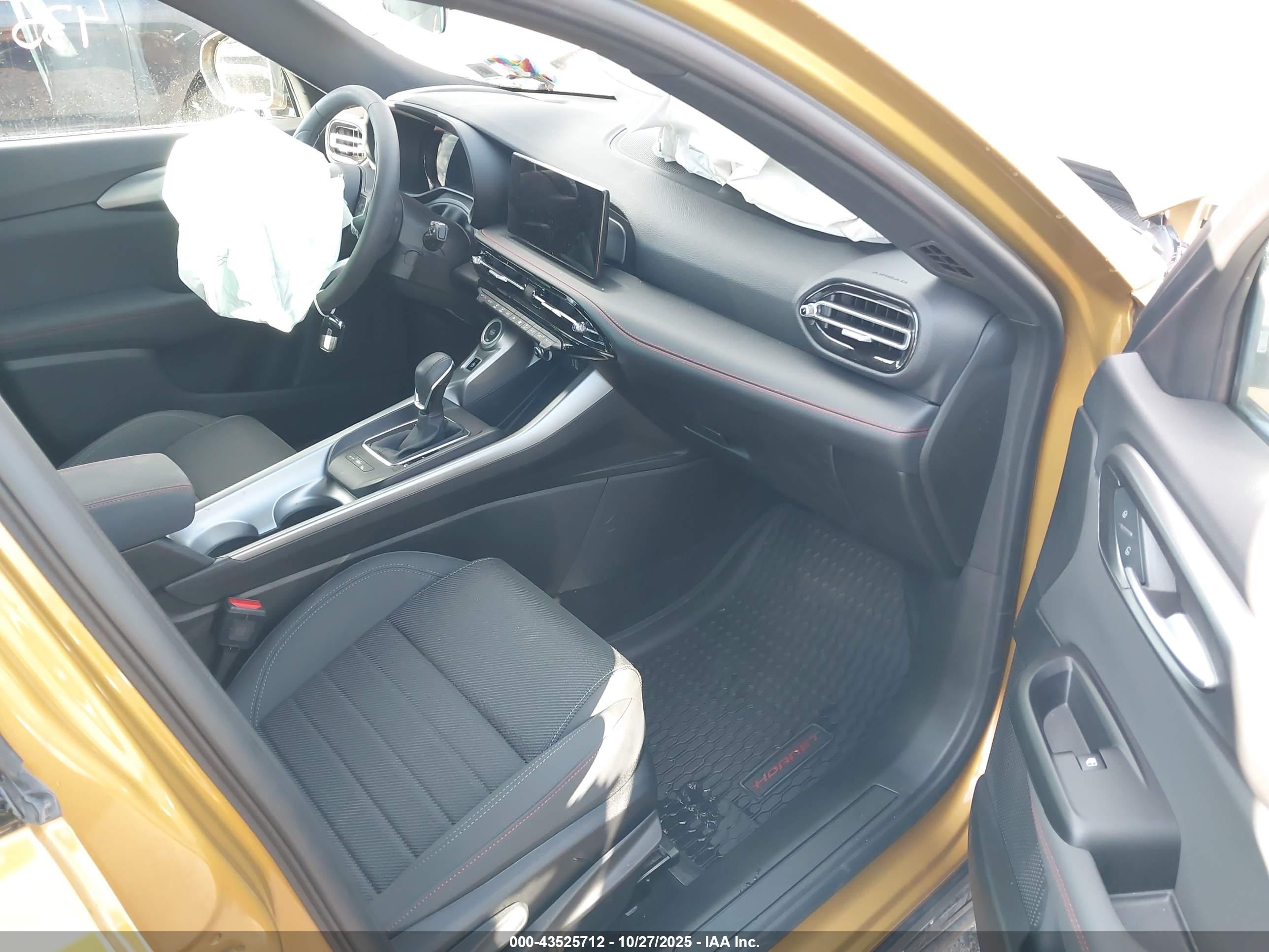 DODGE HORNET image 5