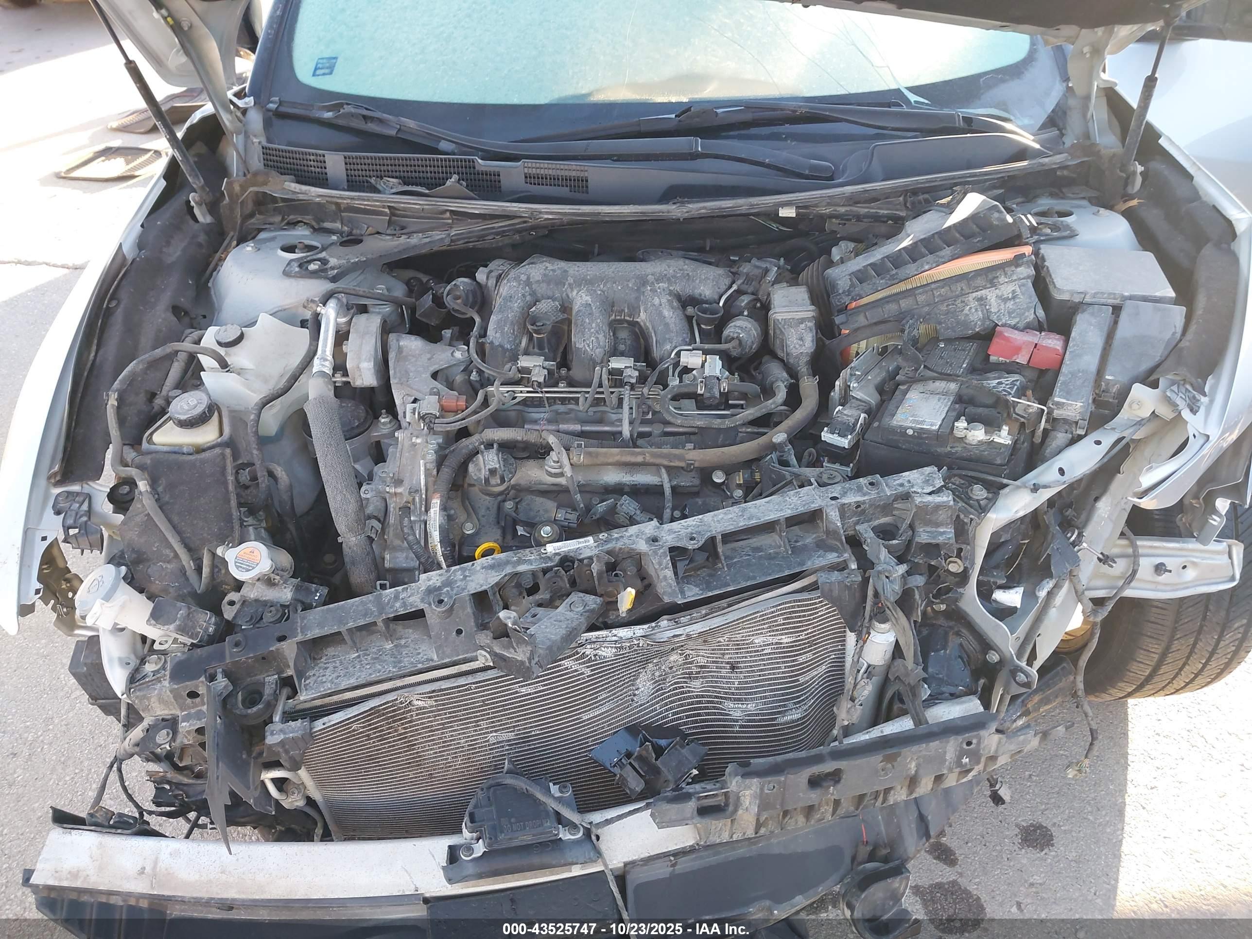 NISSAN MAXIMA image 10