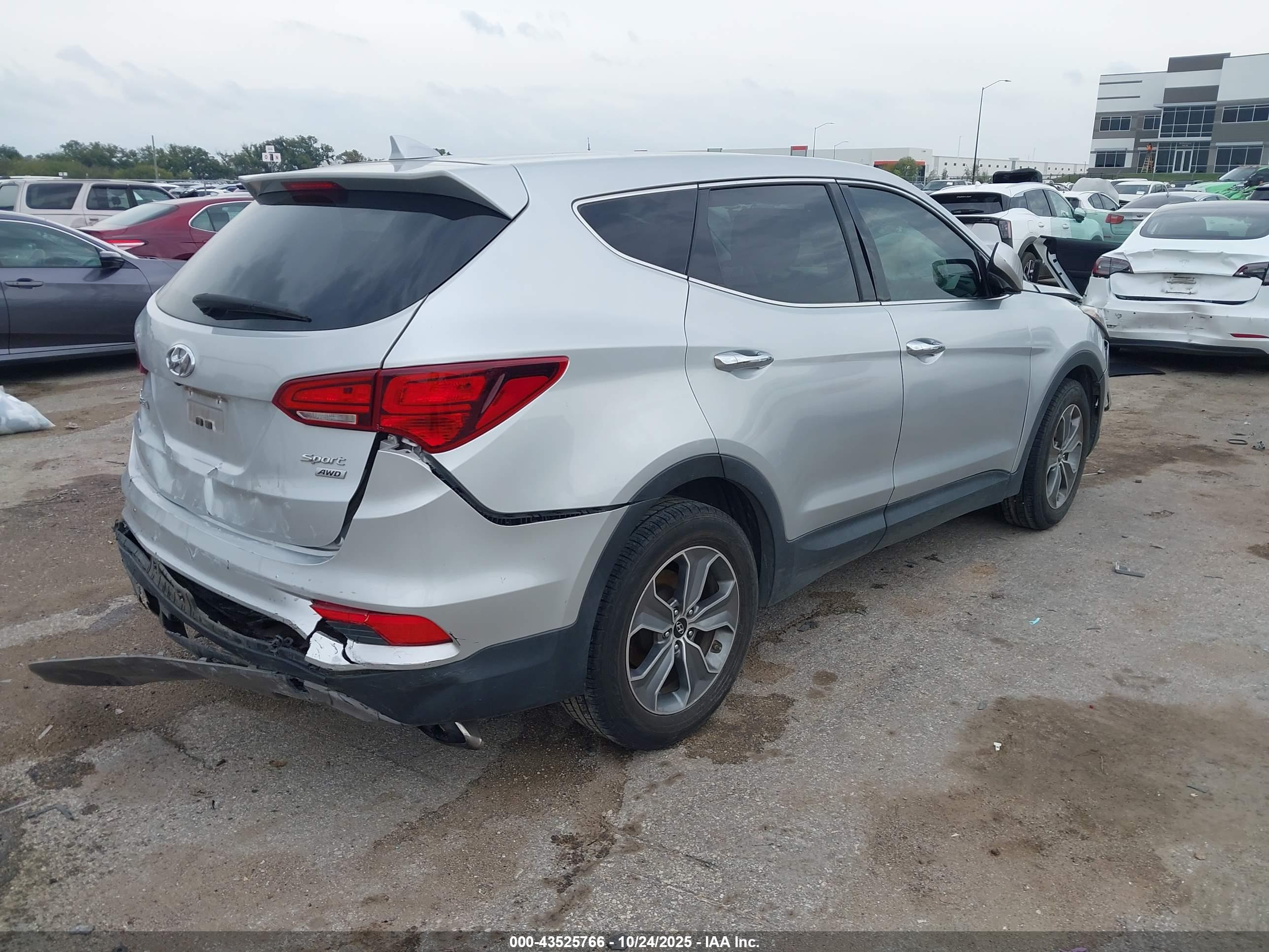 HYUNDAI SANTA image 4