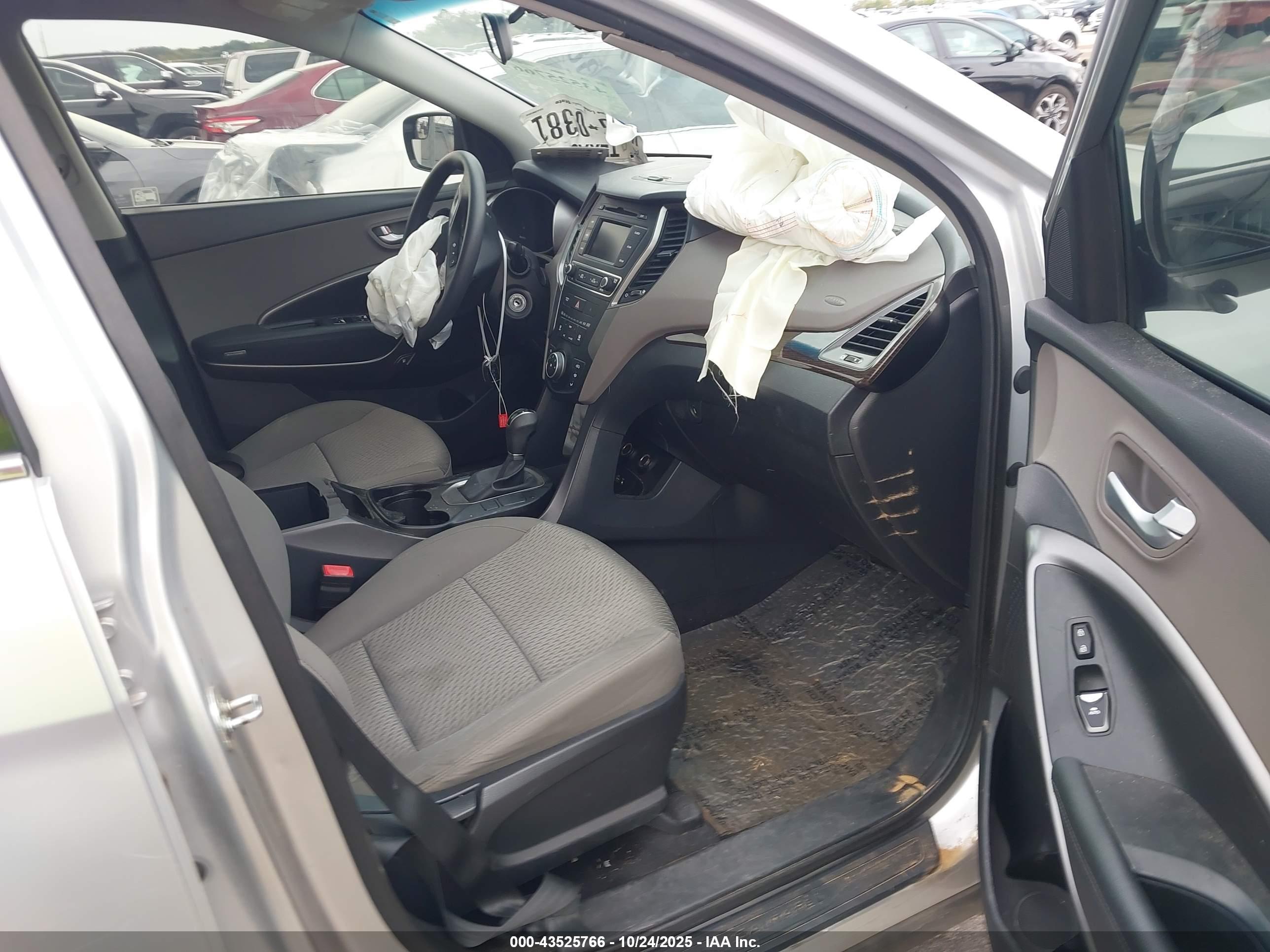 HYUNDAI SANTA image 5