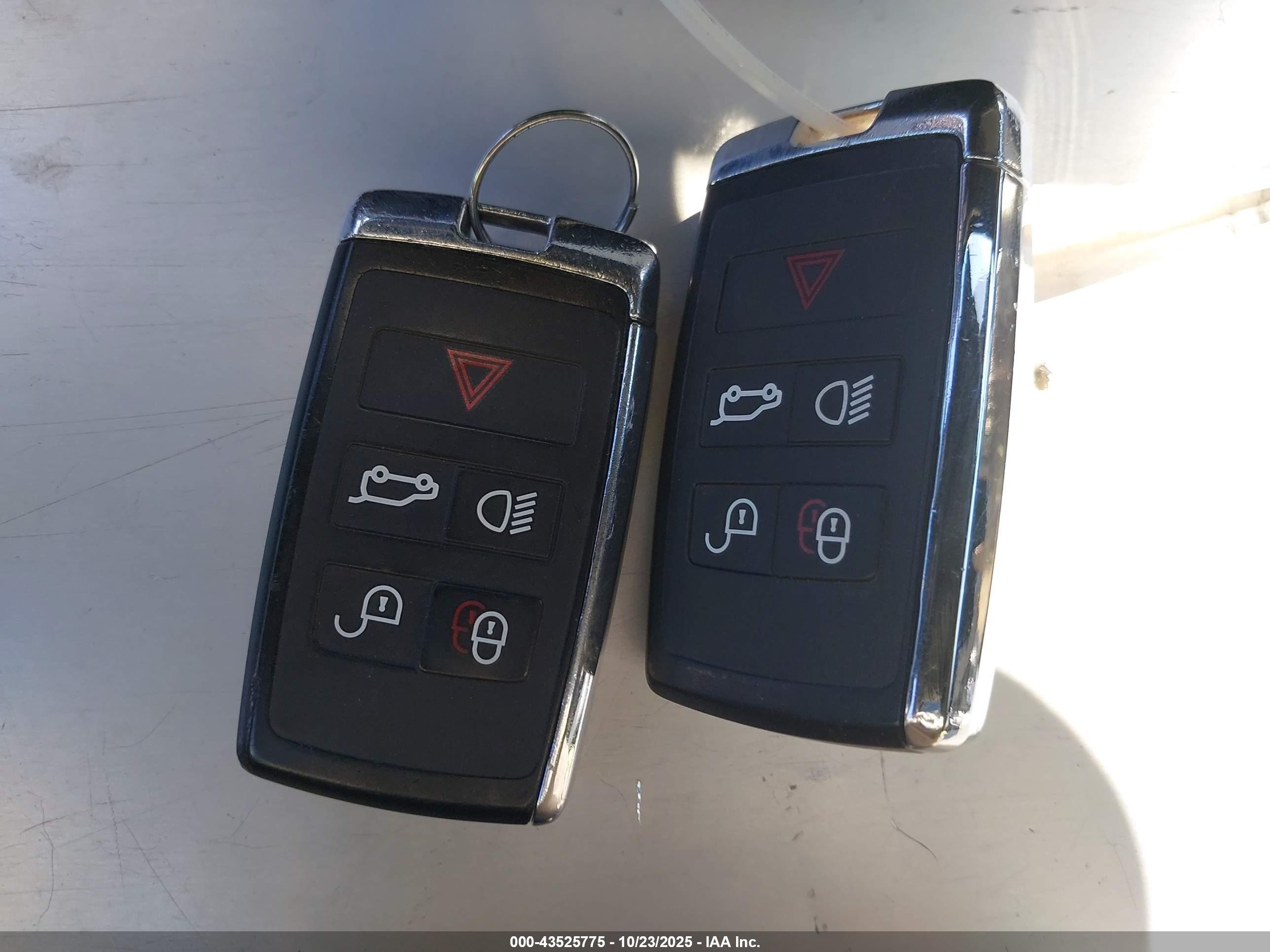 LAND ROVER image 11