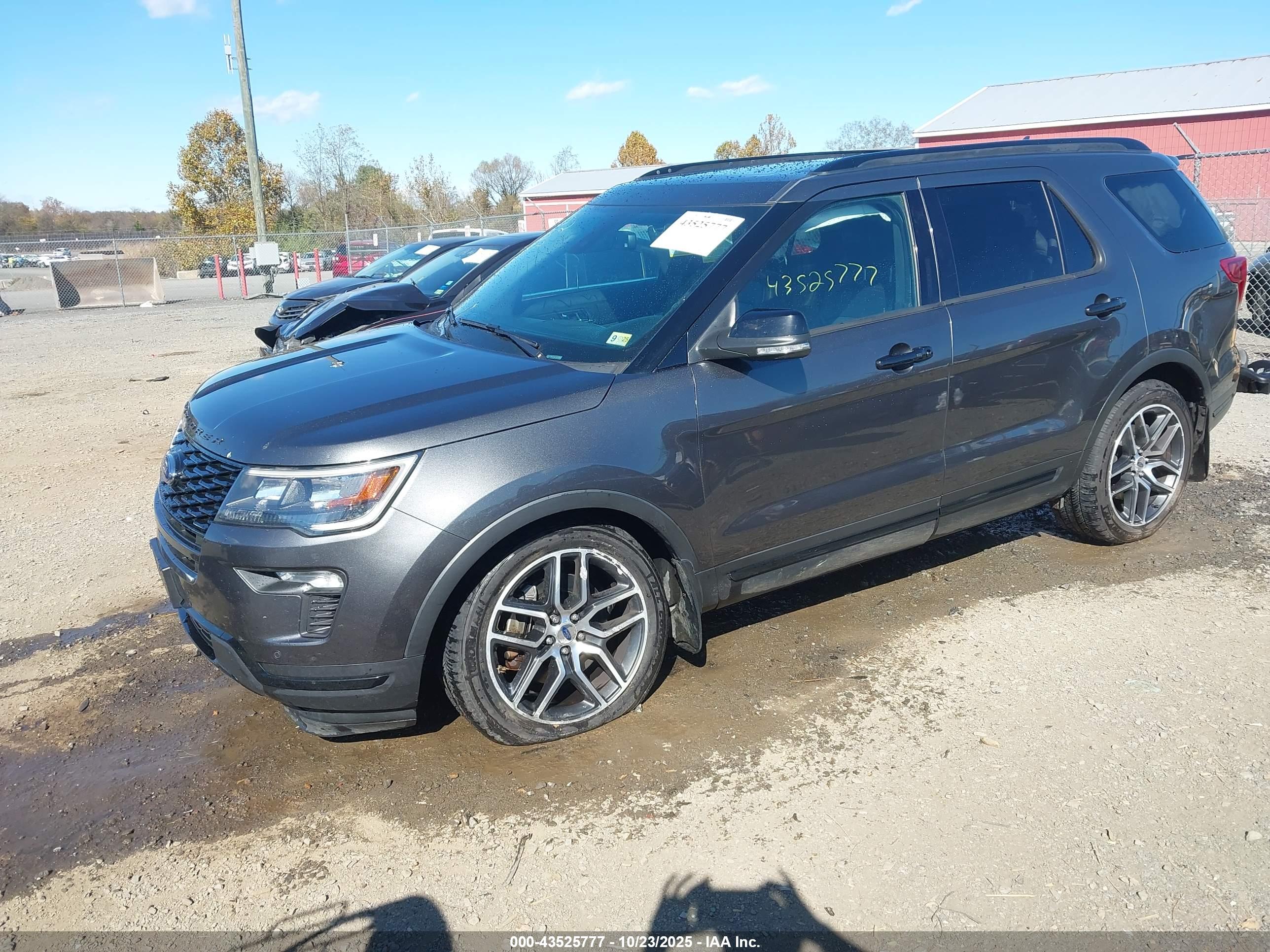 FORD EXPLORER image 2