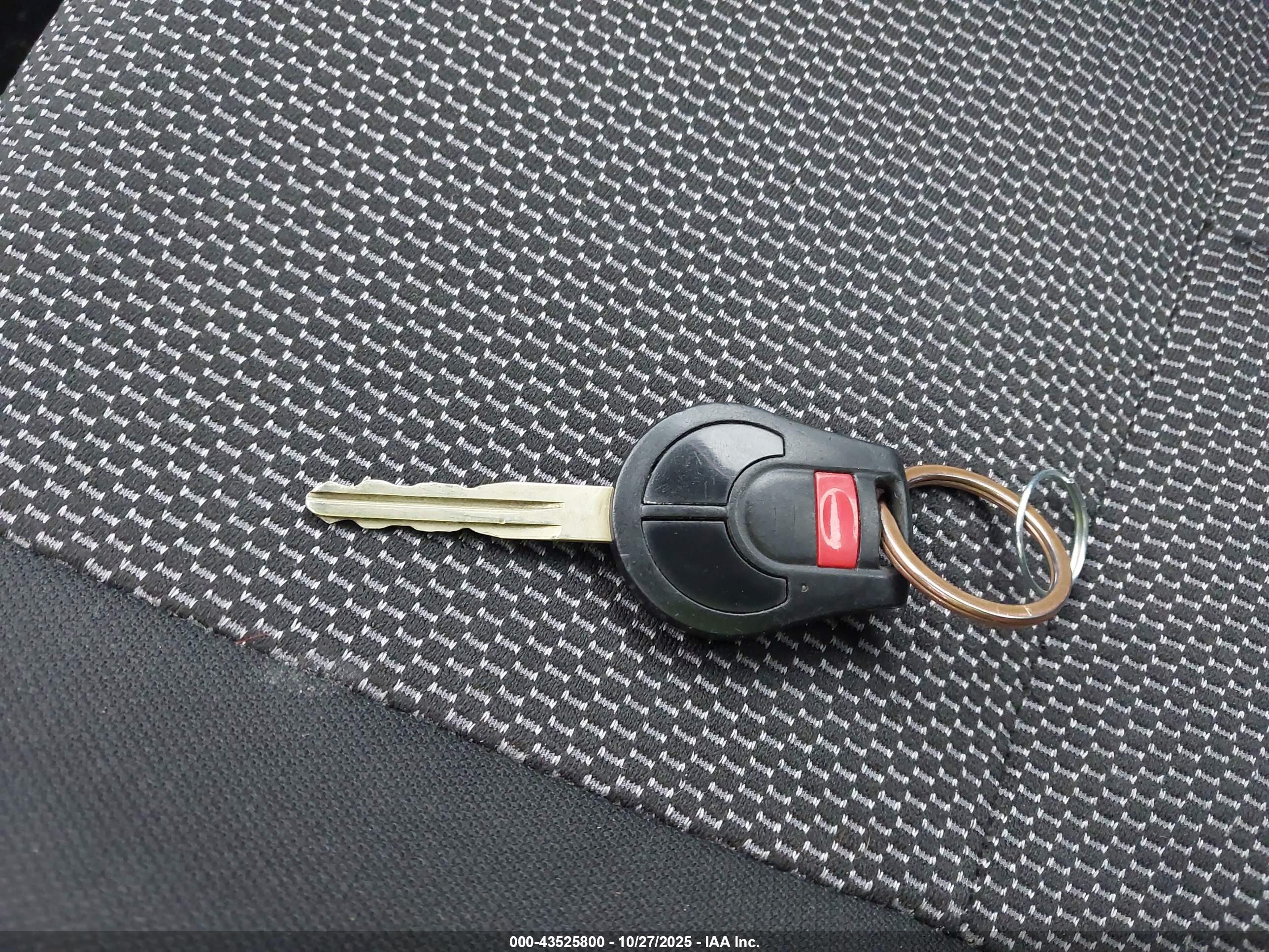 NISSAN VERSA image 11