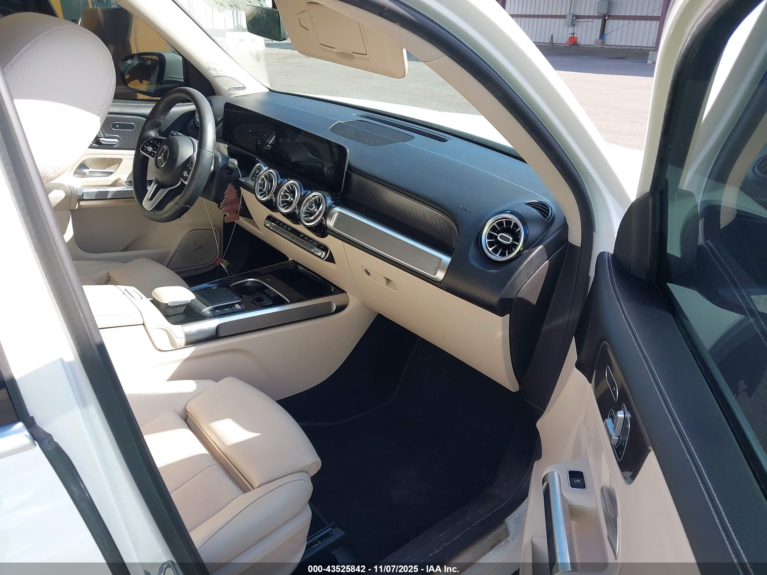 MERCEDES-BENZ GLB image 5