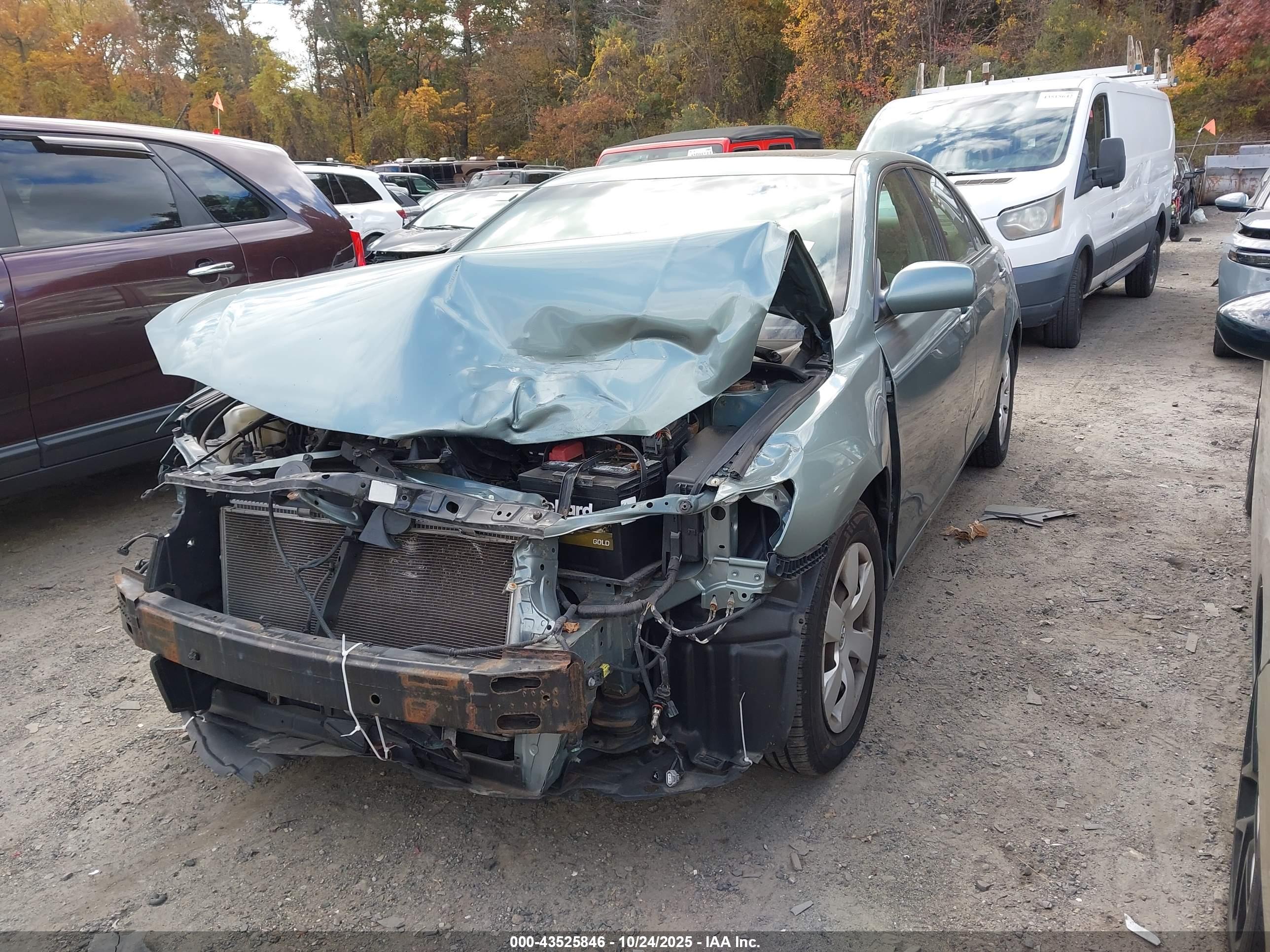 TOYOTA CAMRY image 2