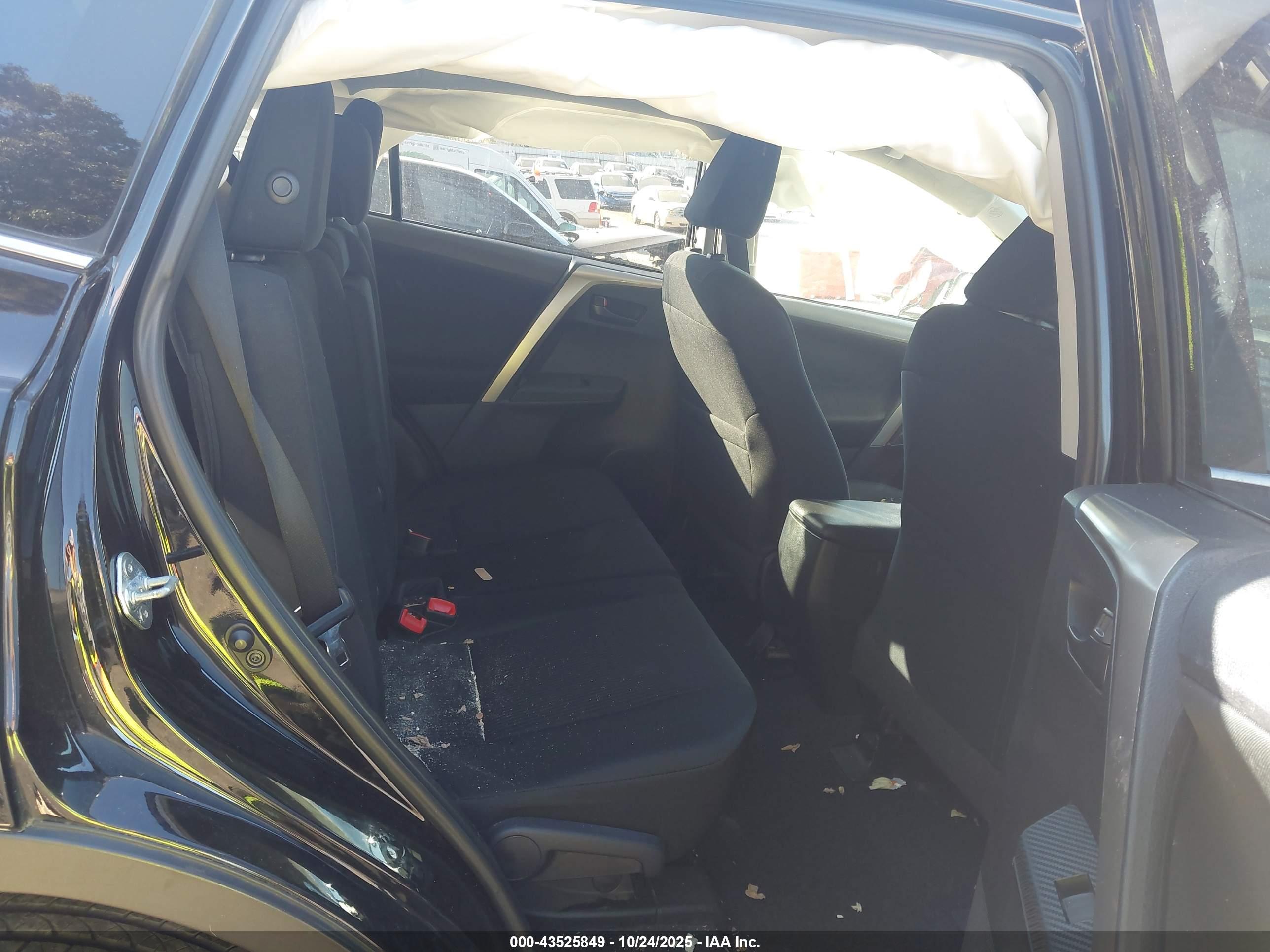 TOYOTA RAV4 image 8