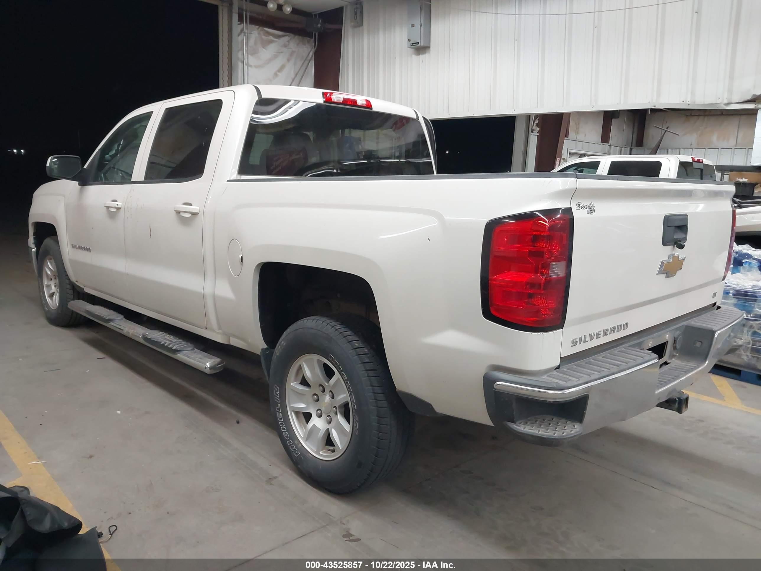 CHEVROLET SILVERADO image 3