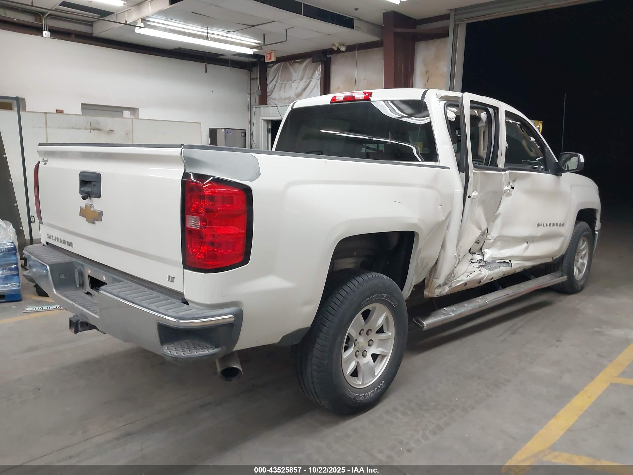 CHEVROLET SILVERADO image 4