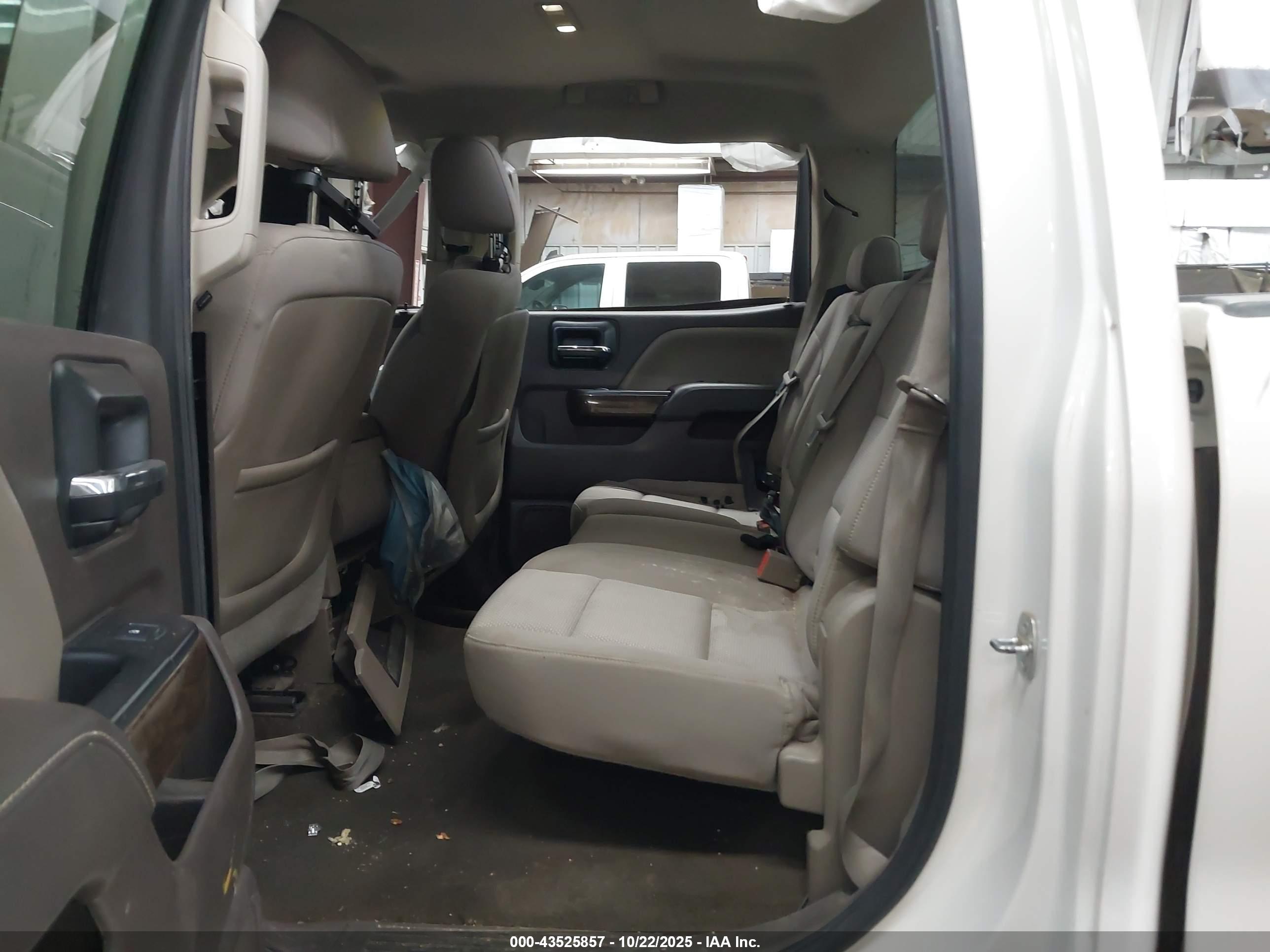 CHEVROLET SILVERADO image 8