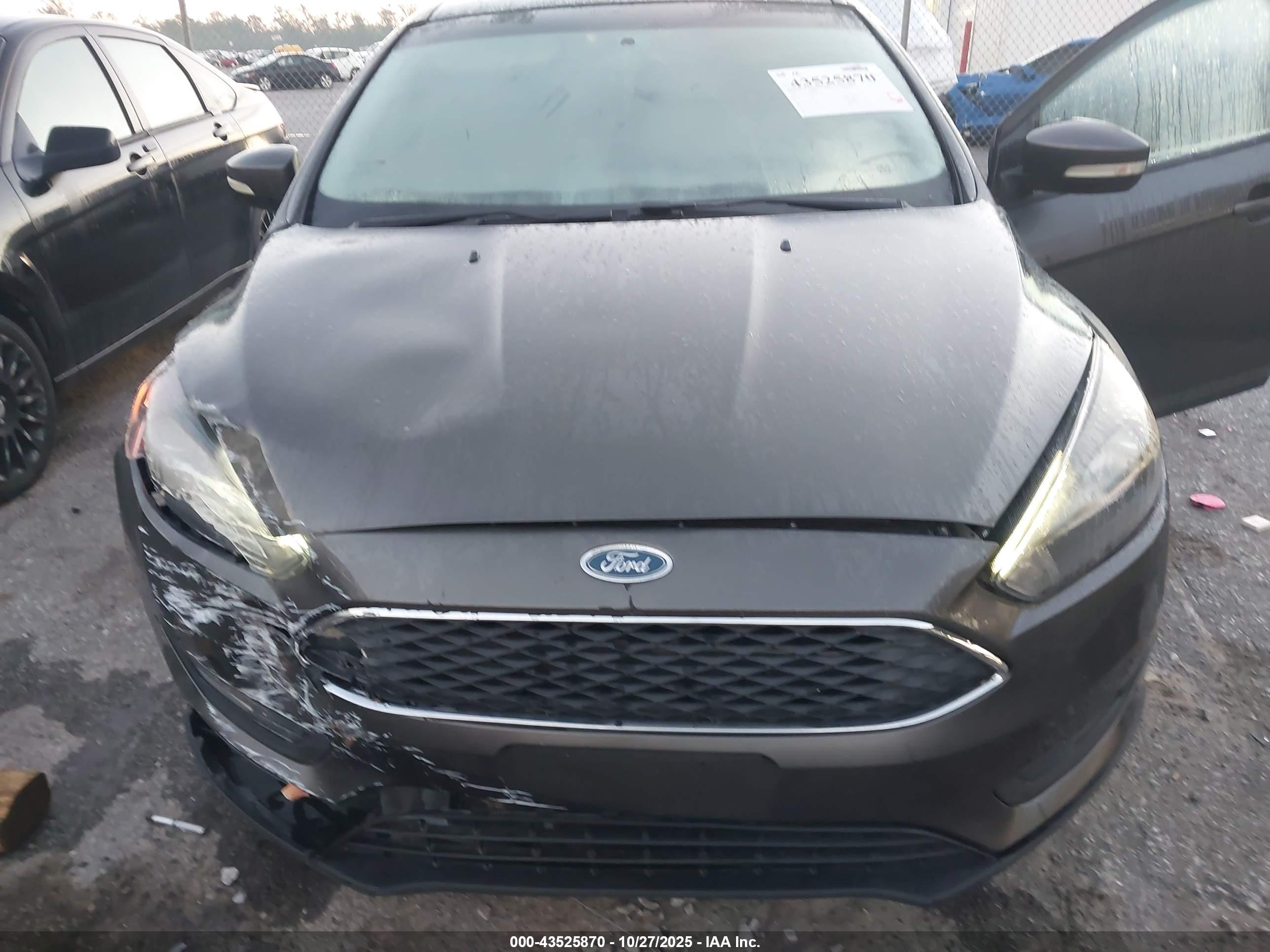 FORD FOCUS image 10