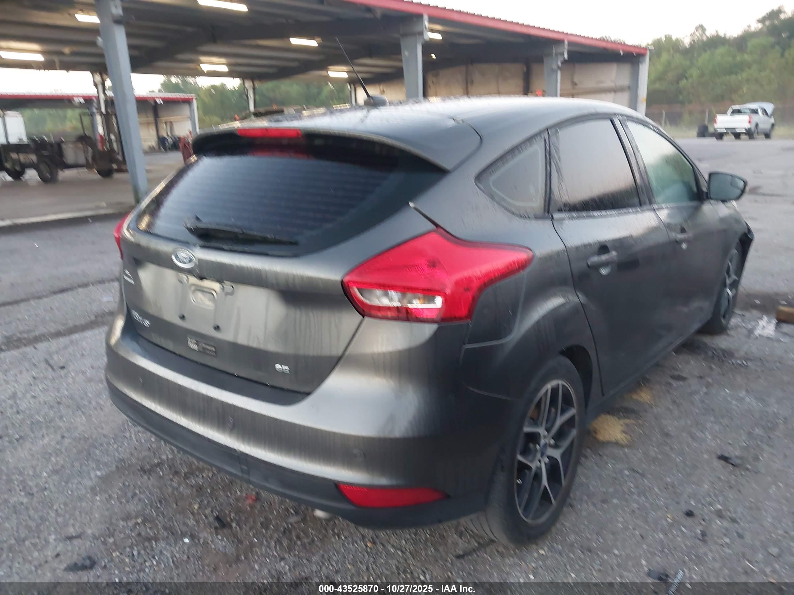 FORD FOCUS image 4