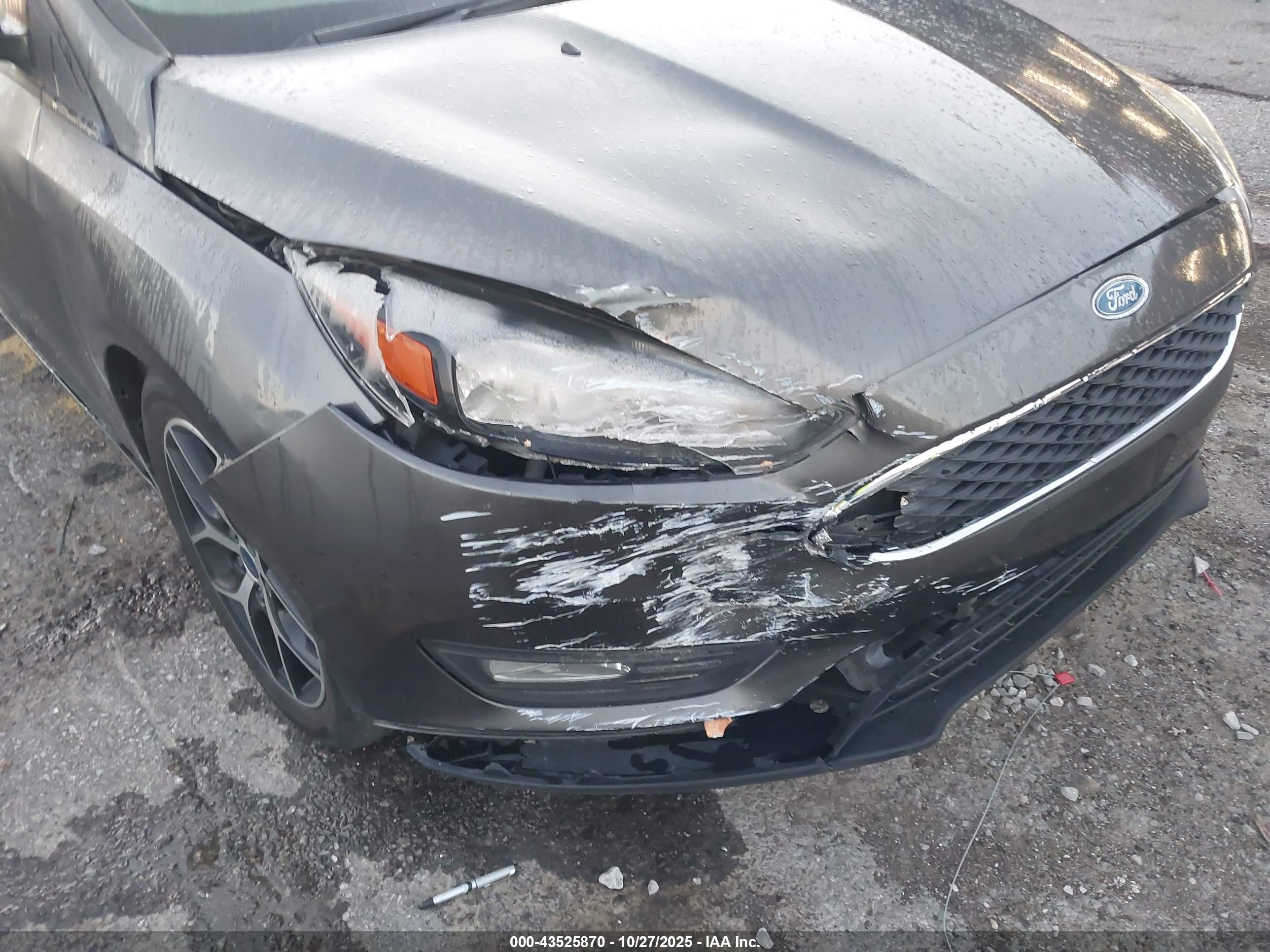 FORD FOCUS image 6