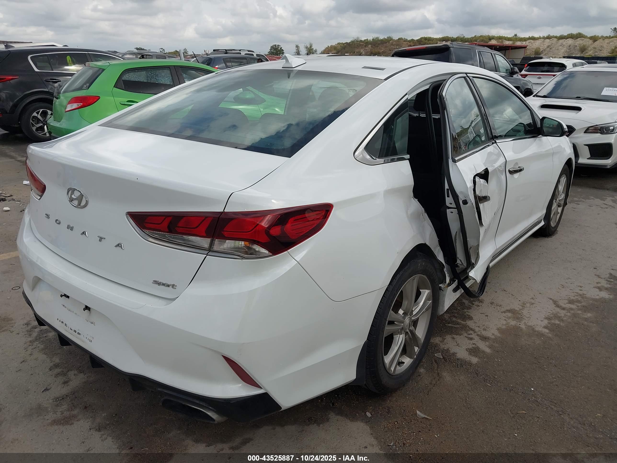 HYUNDAI SONATA image 4
