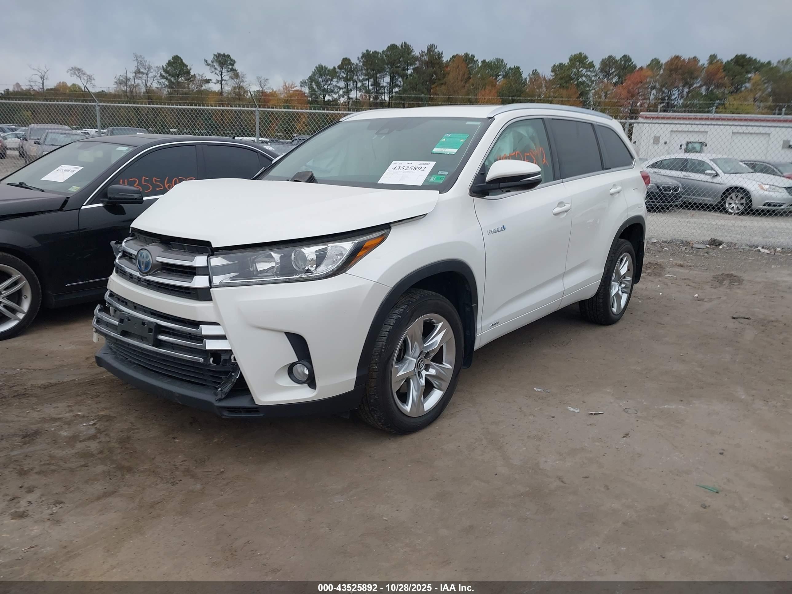 TOYOTA HIGHLANDER image 2