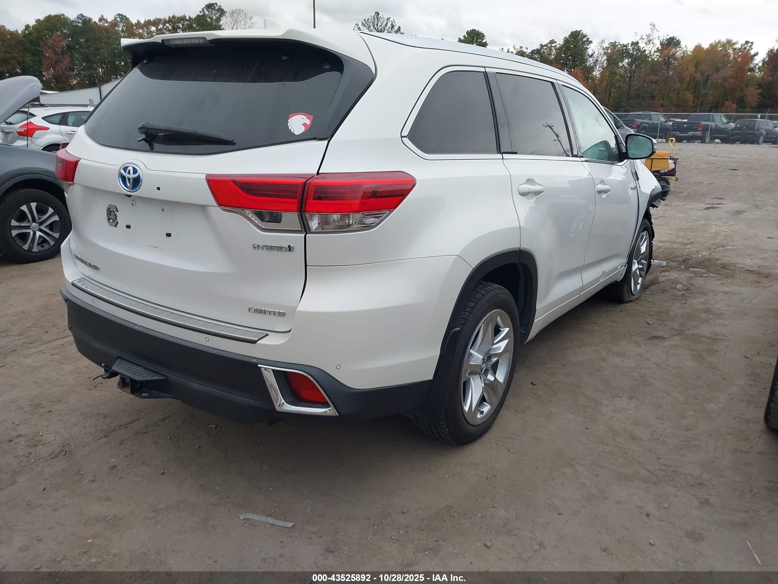 TOYOTA HIGHLANDER image 4