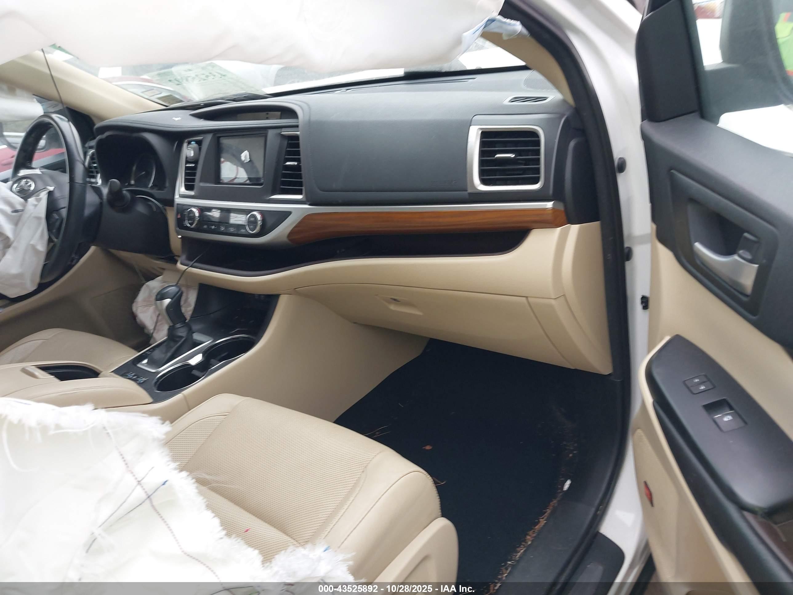 TOYOTA HIGHLANDER image 5