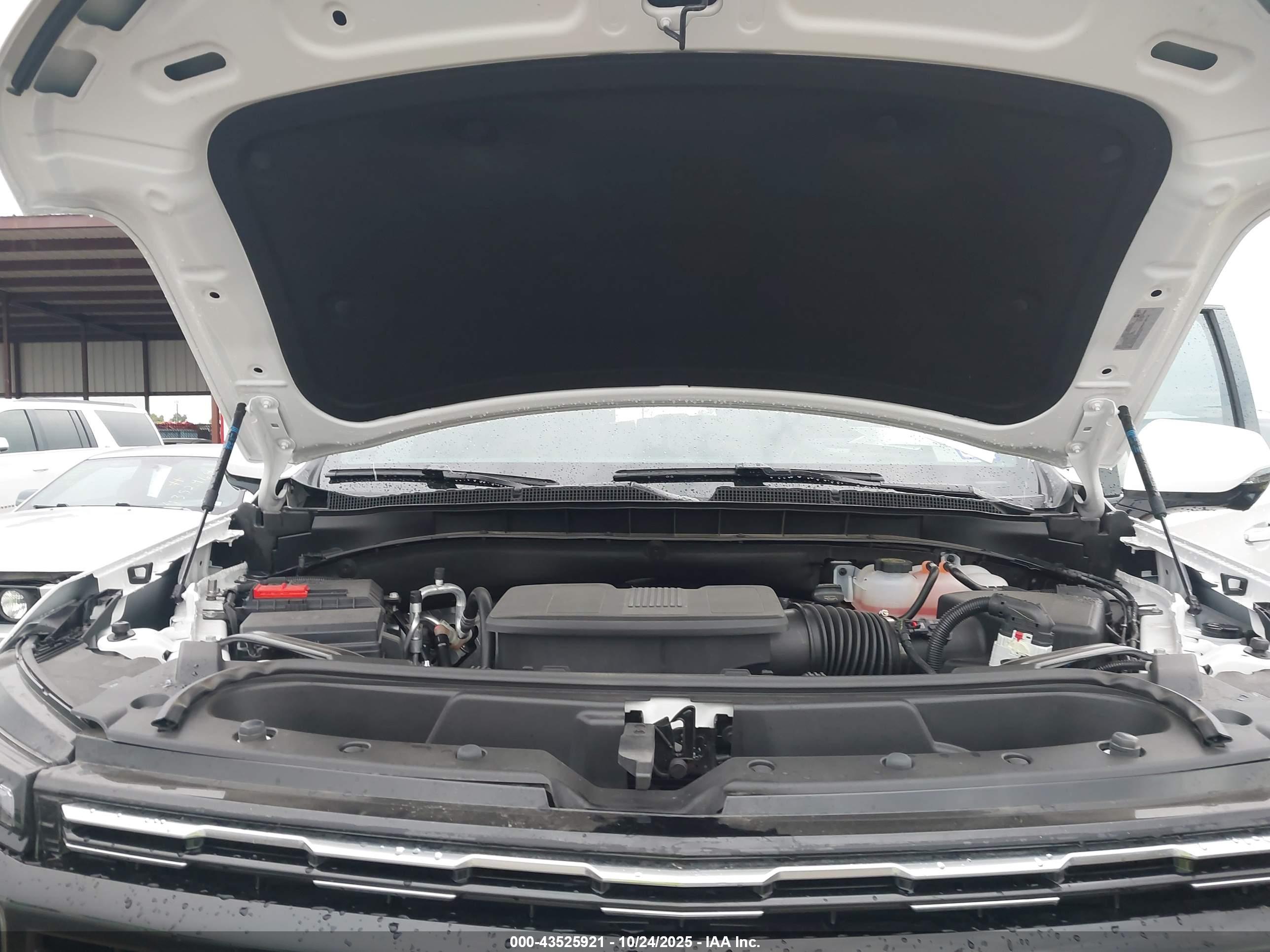 CHEVROLET TAHOE image 10