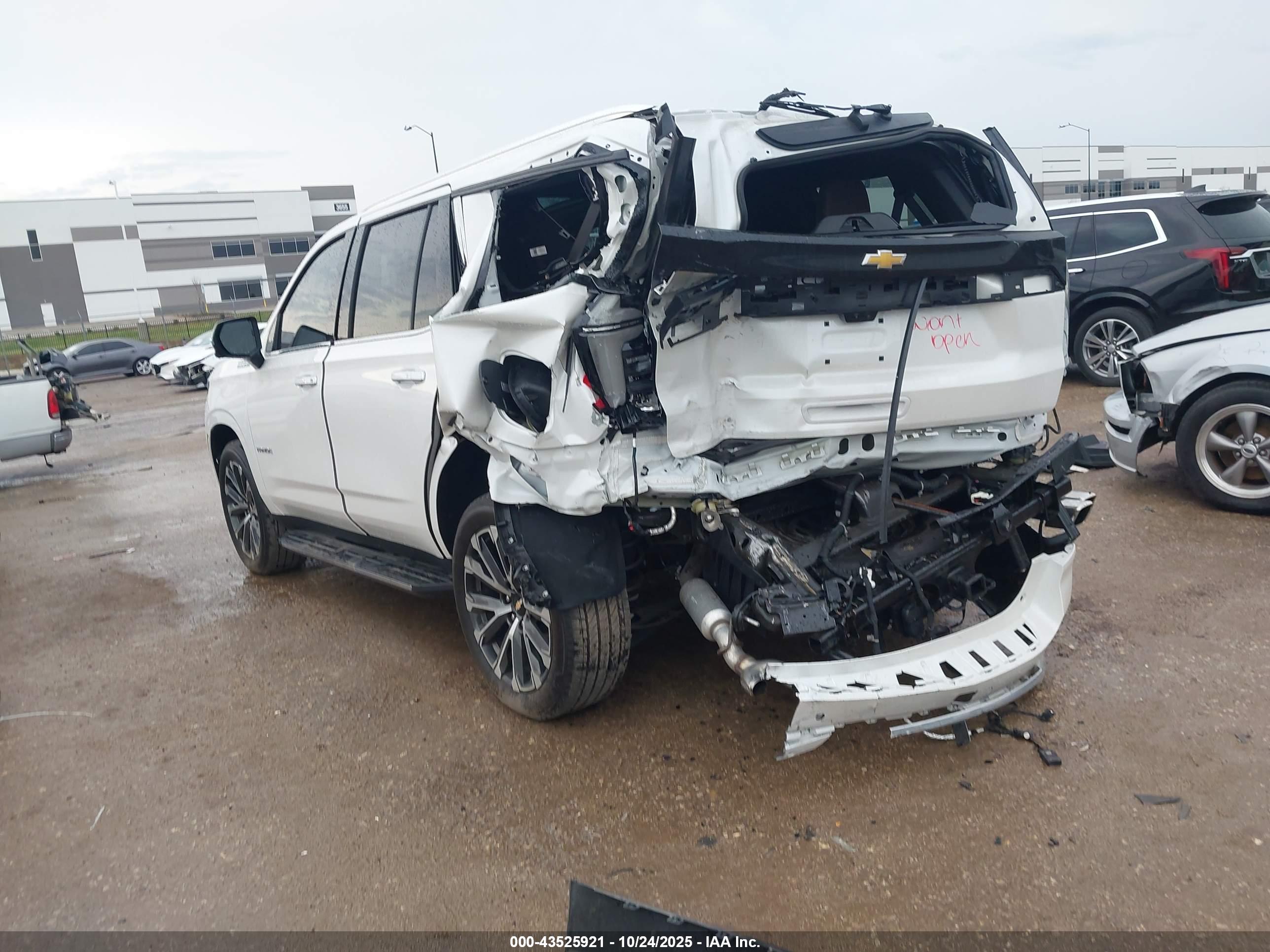 CHEVROLET TAHOE image 3