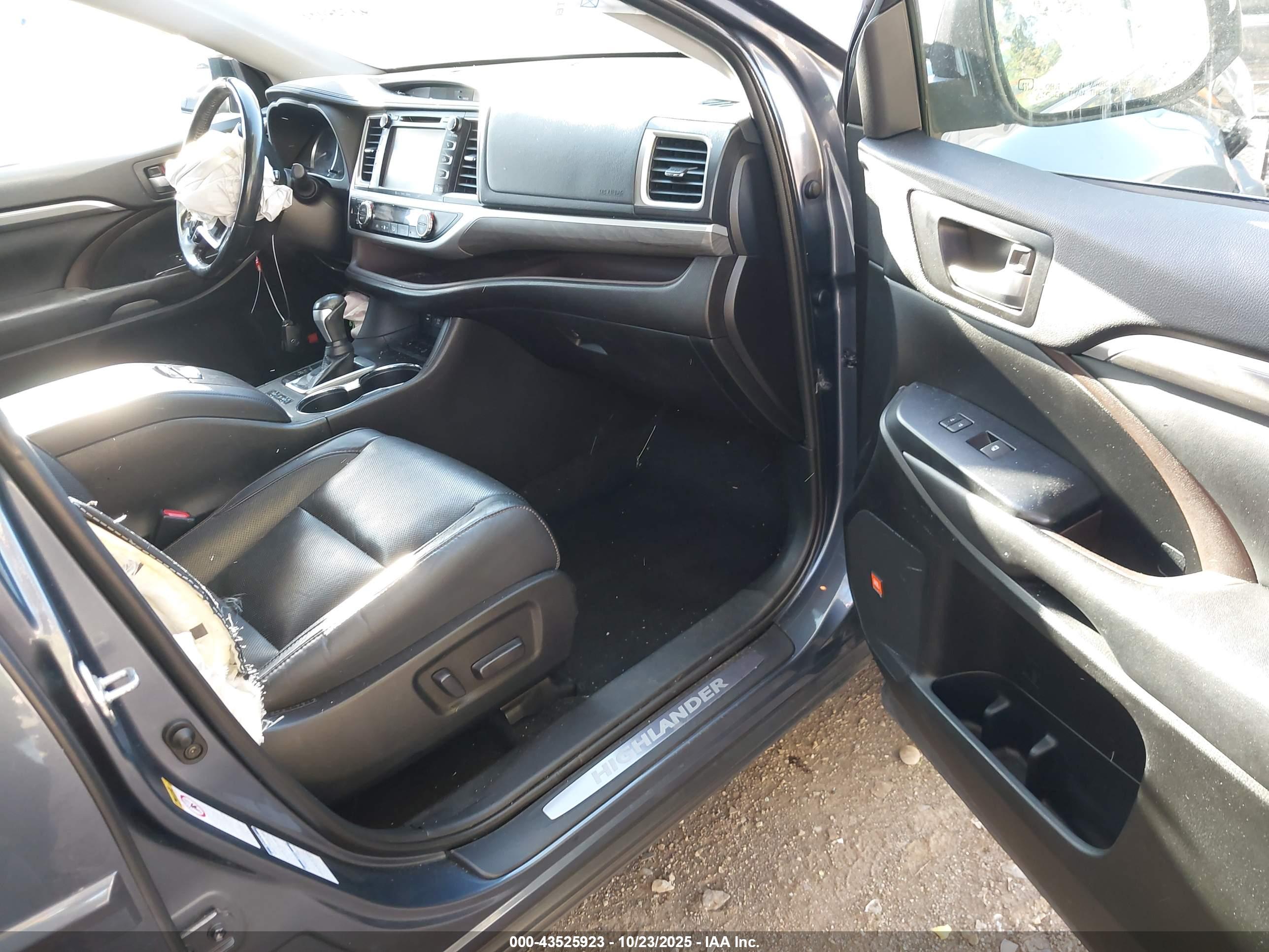 TOYOTA HIGHLANDER image 5