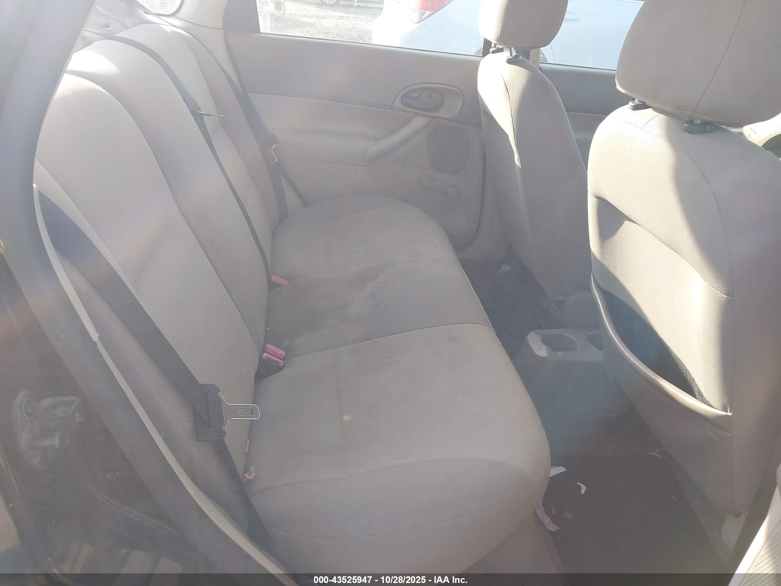 FORD FOCUS image 8