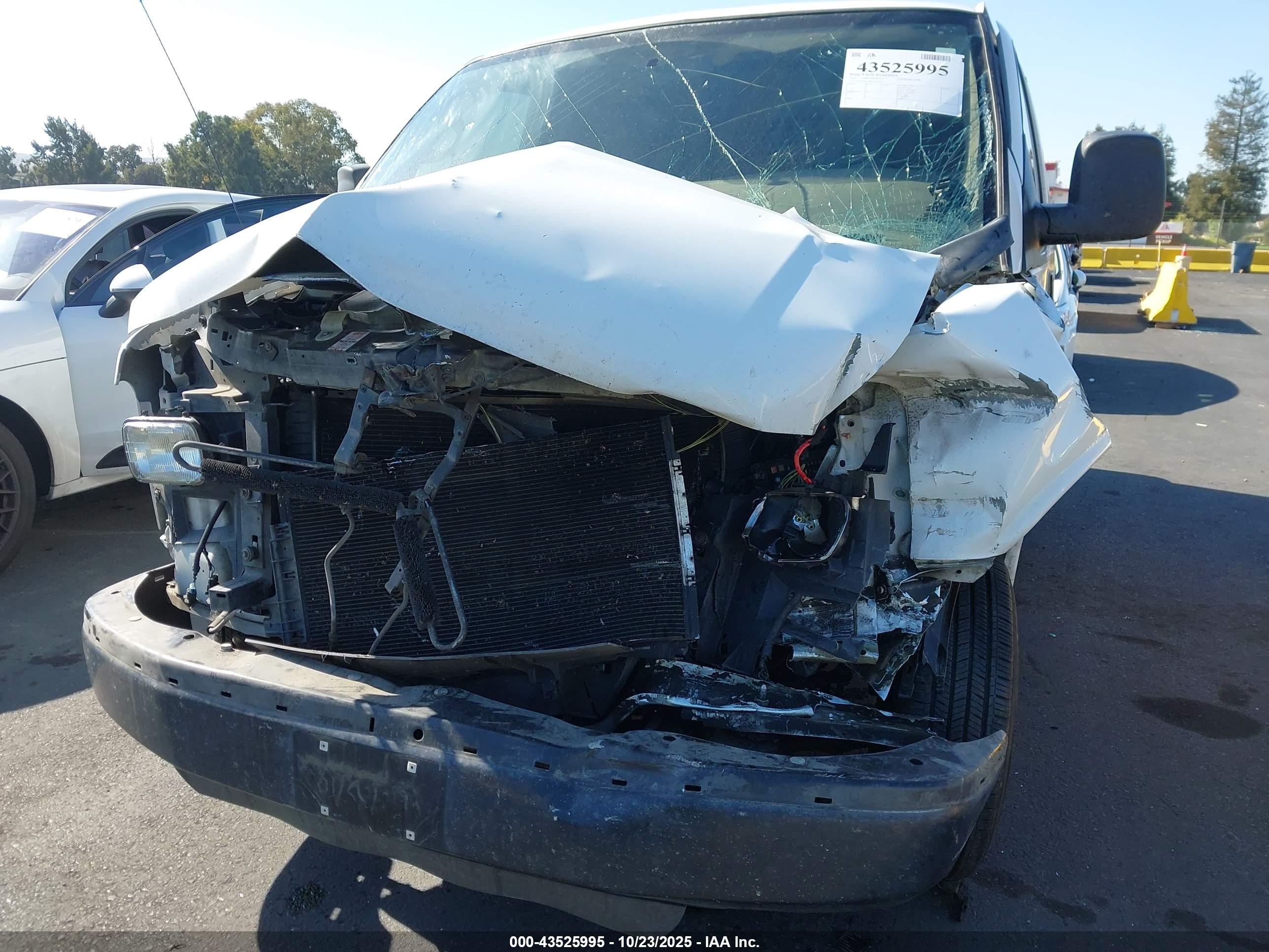 CHEVROLET EXPRESS image 6
