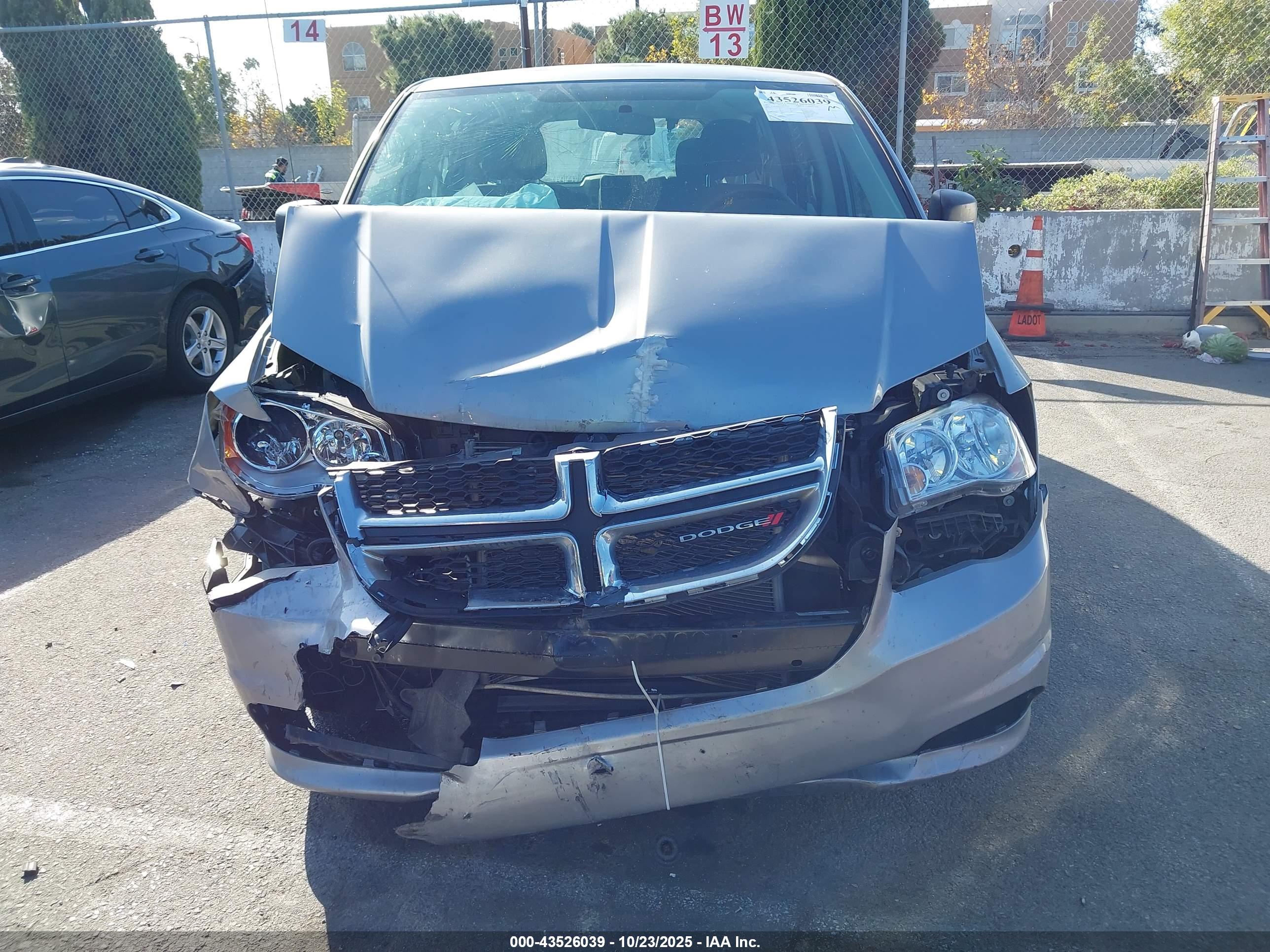 DODGE GRAND image 6