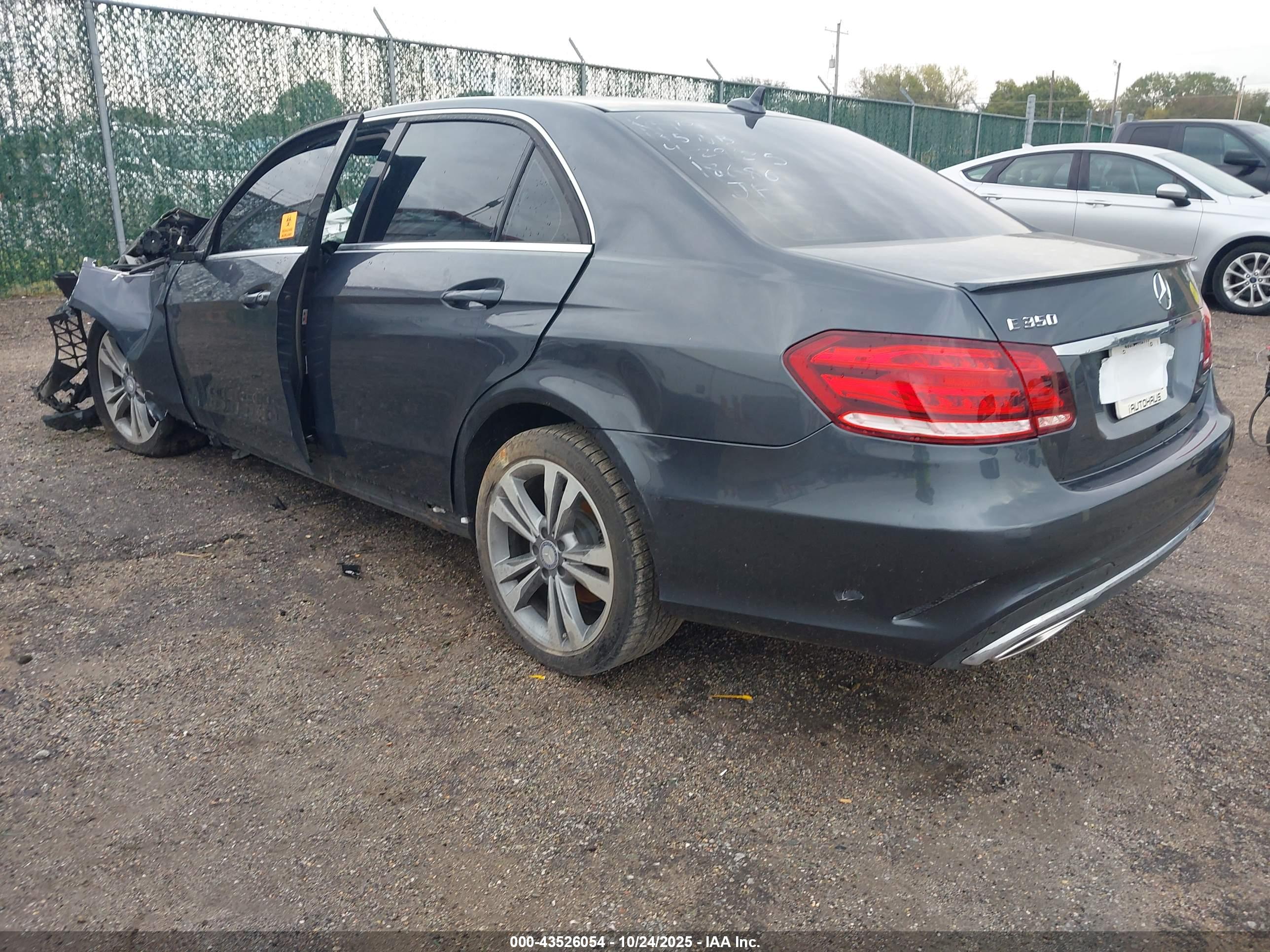 MERCEDES-BENZ E image 3