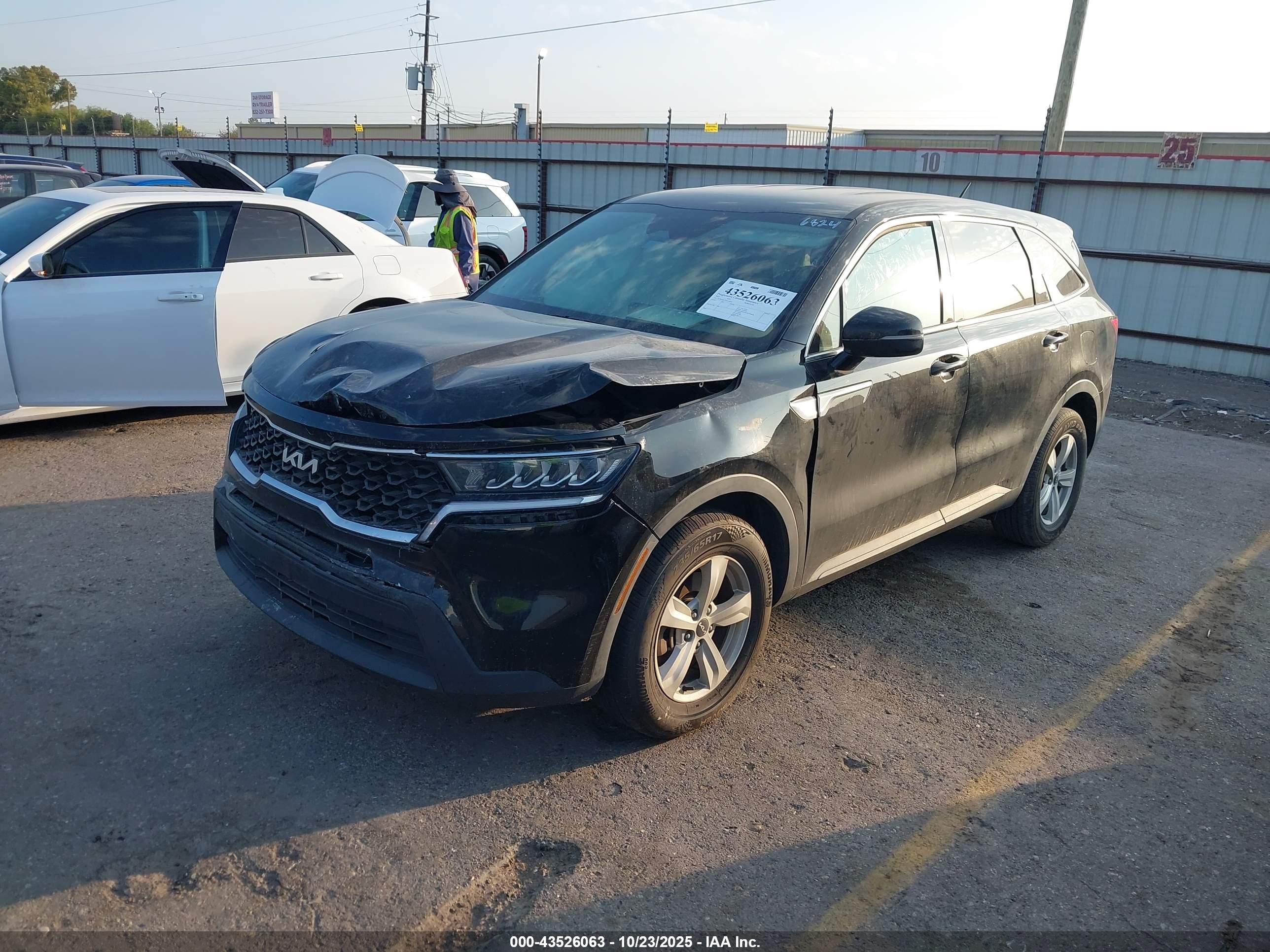 KIA SORENTO image 2