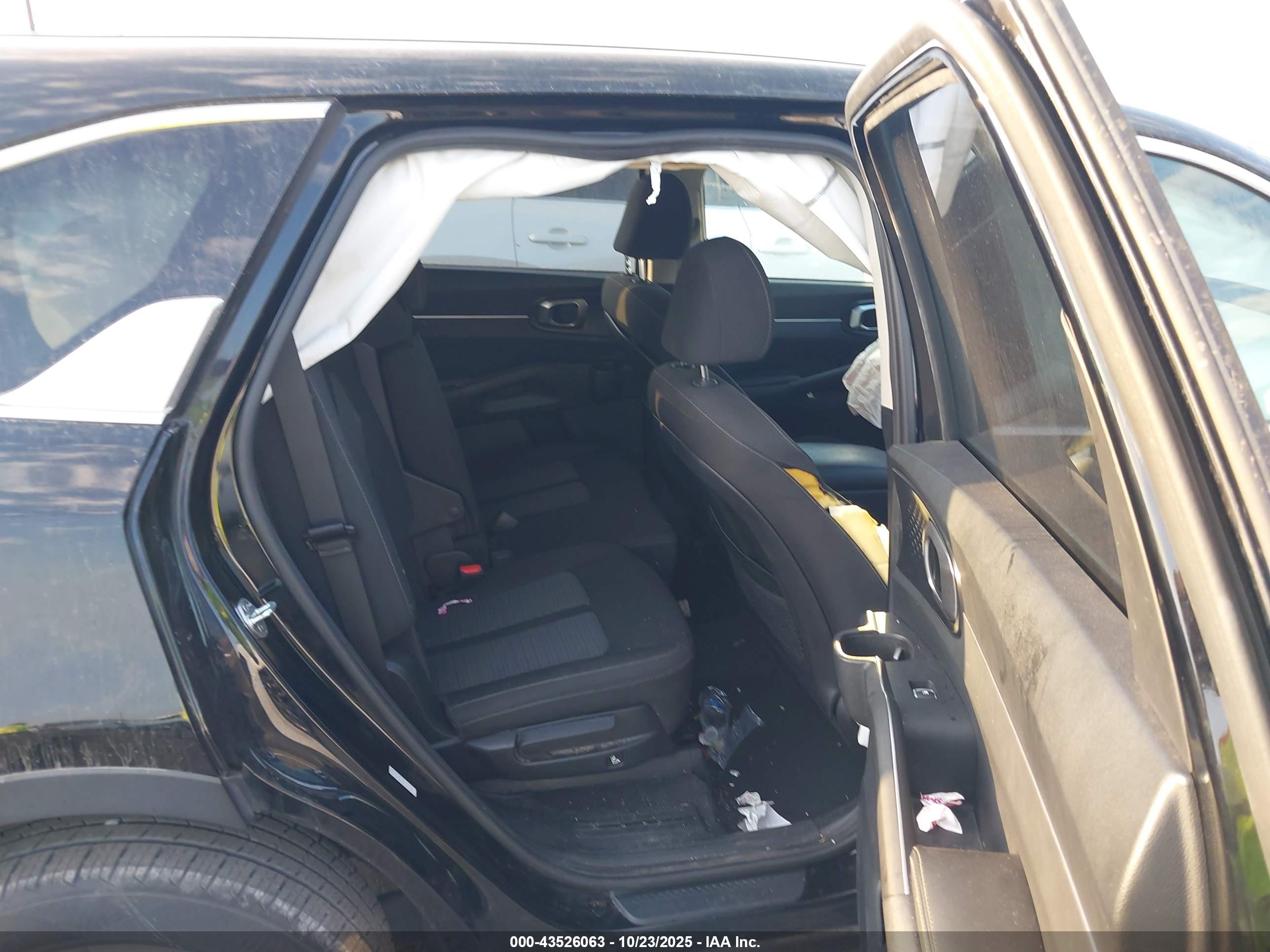 KIA SORENTO image 8