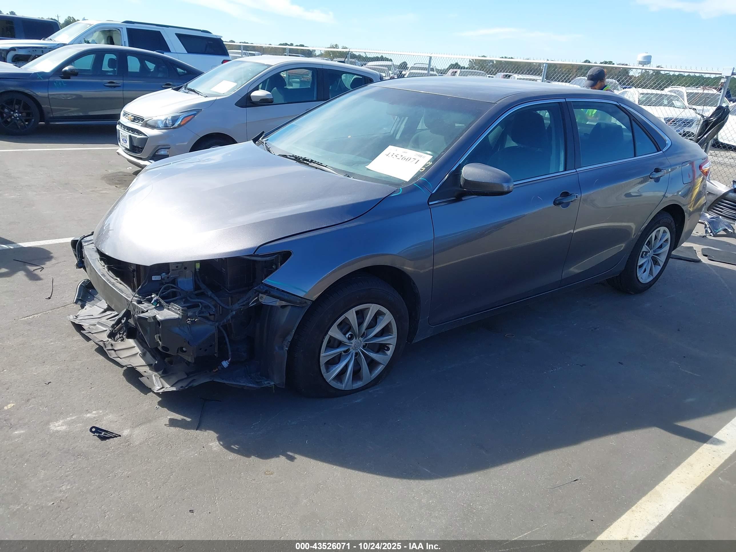 TOYOTA CAMRY image 2